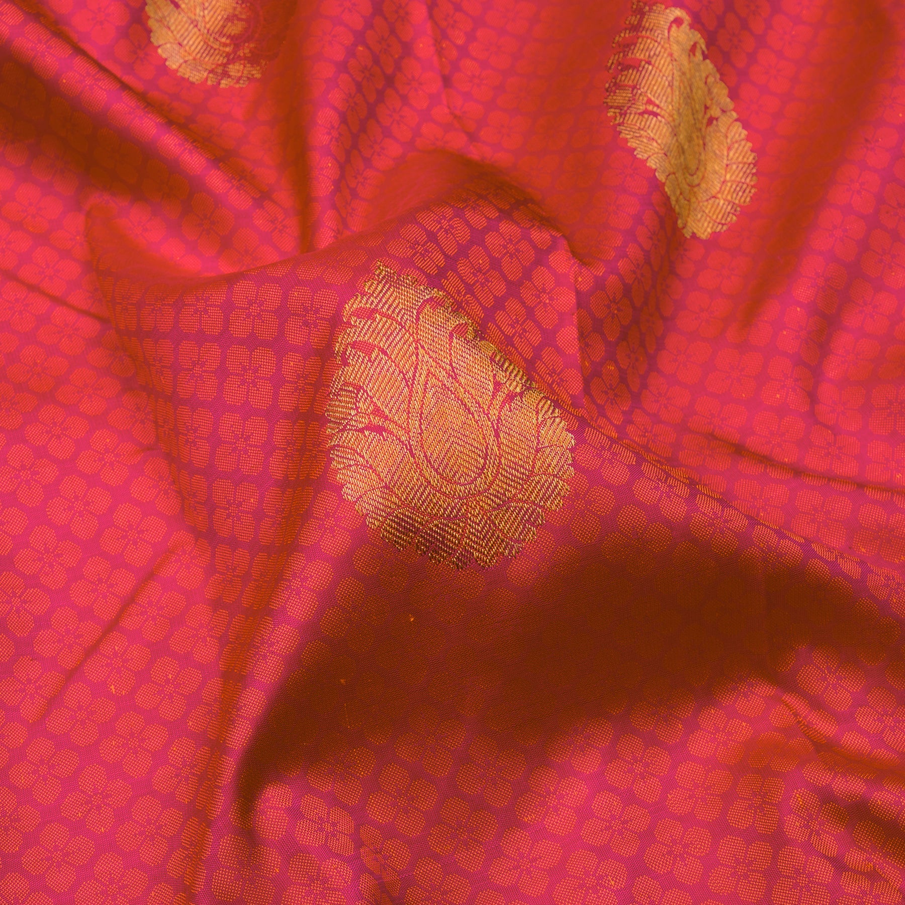 Kanakavalli Kanjivaram Silk Sari 23-090-HS001-00078 - Fabric View