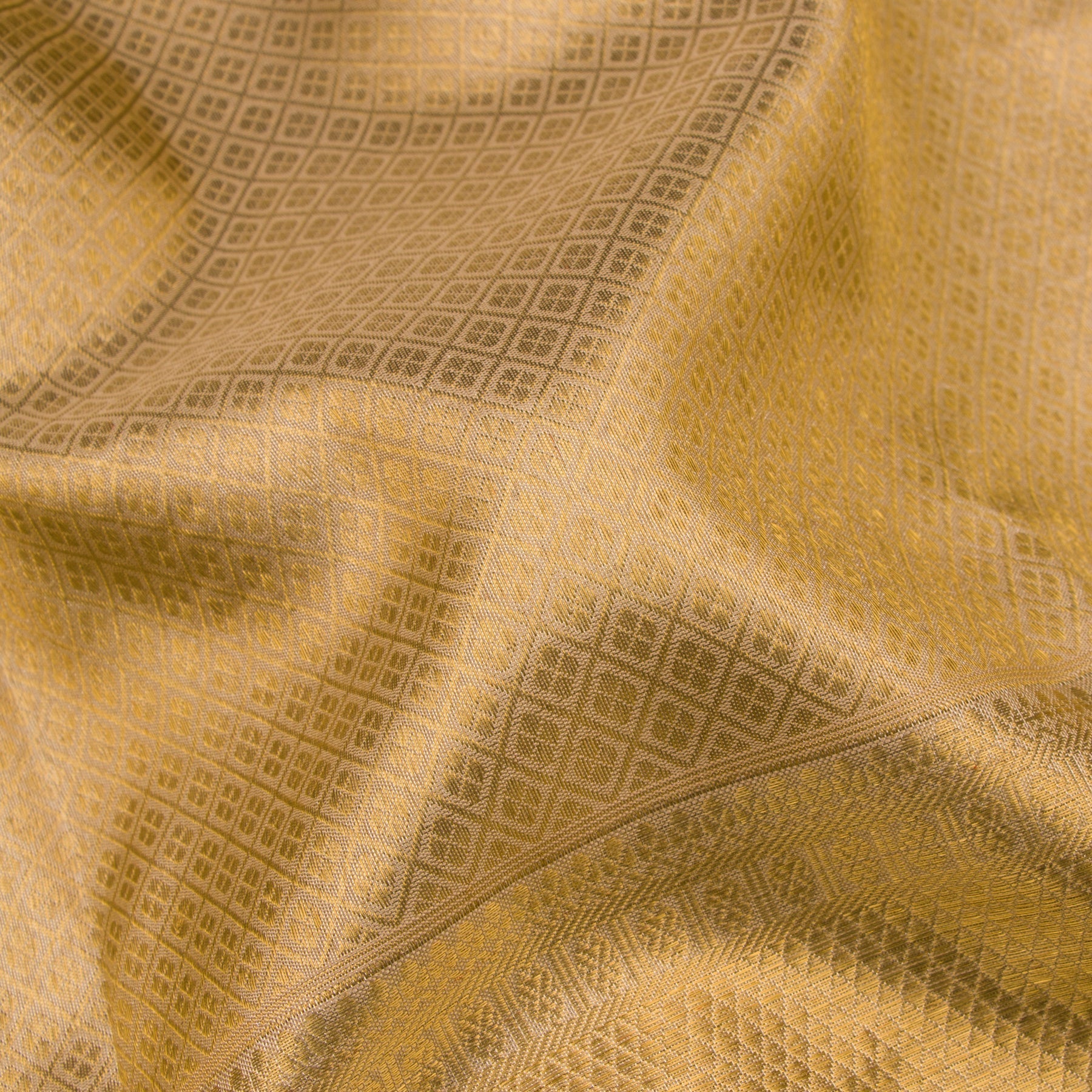 Kanakavalli Kanjivaram Silk Sari 23-110-HS001-00944 - Fabric View