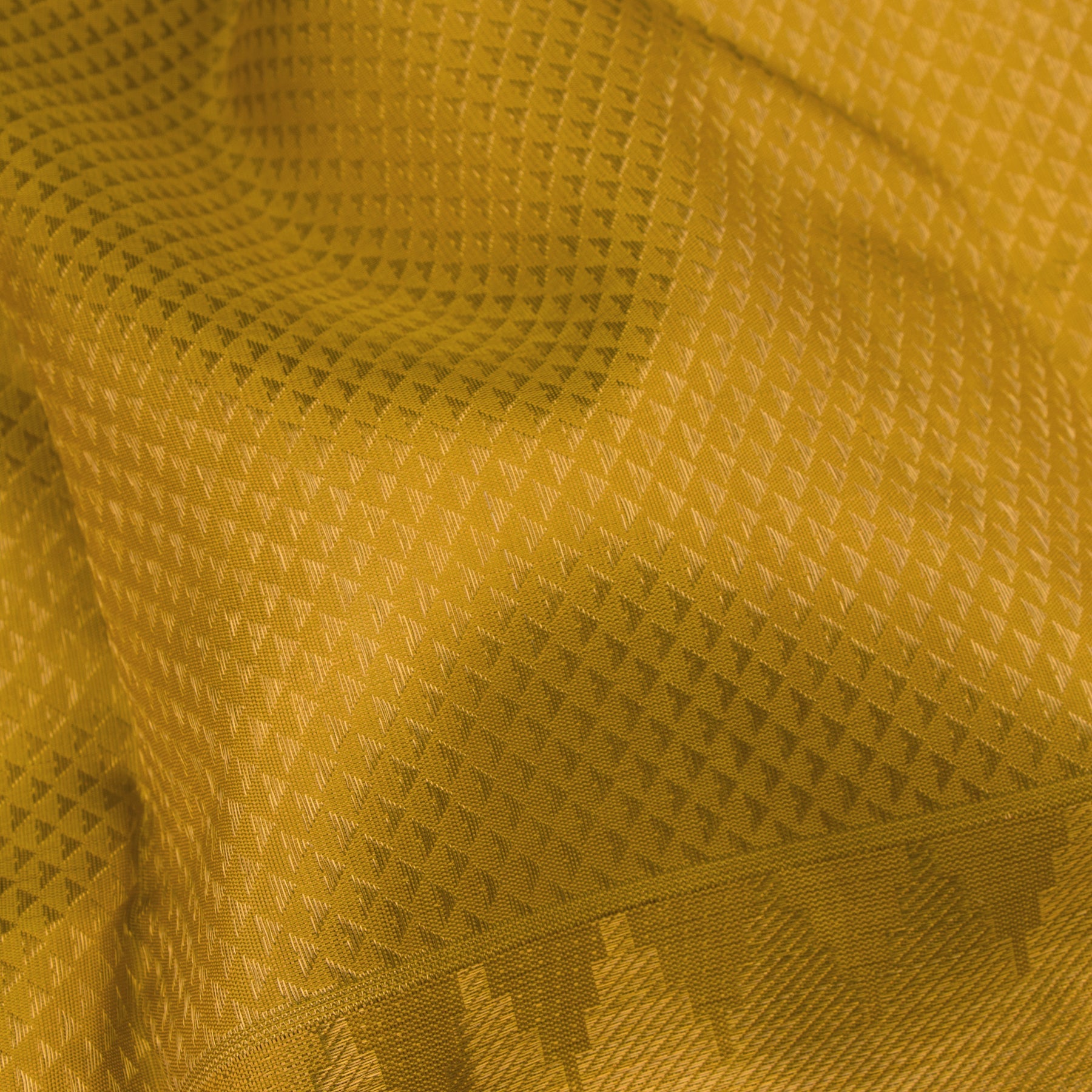 Kanakavalli Kanjivaram Silk Sari 23-110-HS001-00962 - Fabric View