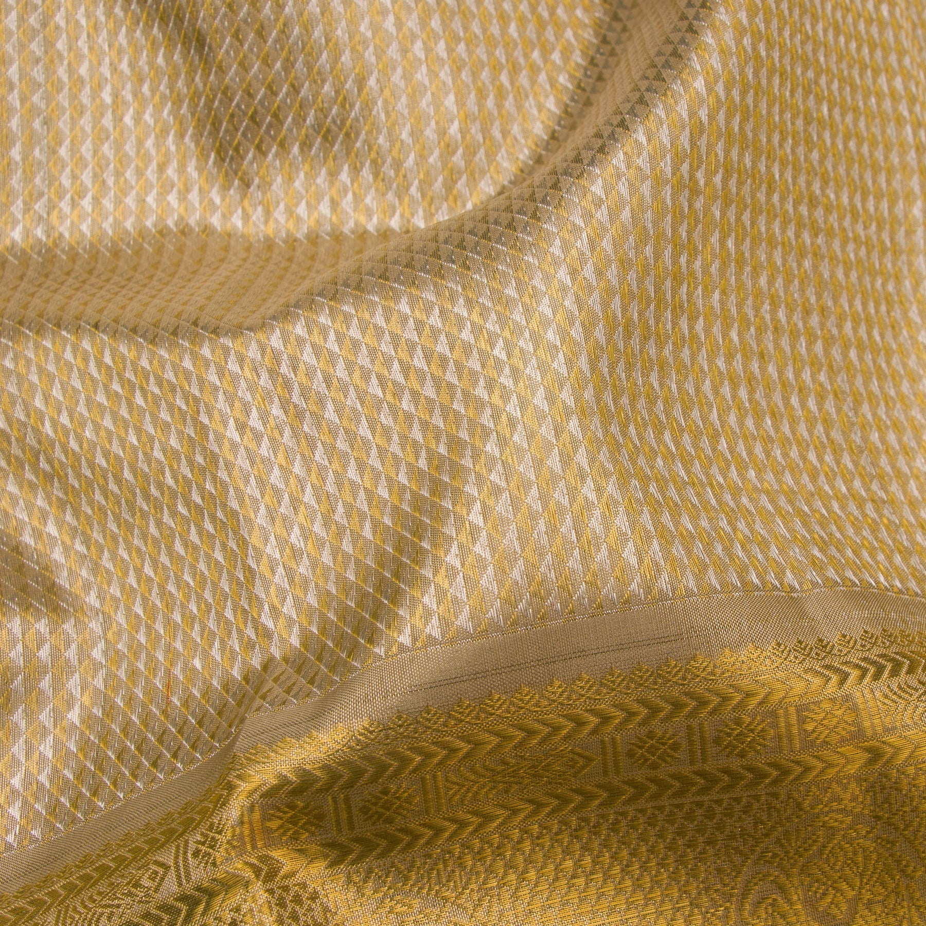 Kanakavalli Kanjivaram Silk Sari 23-110-HS001-02143 - Fabric View