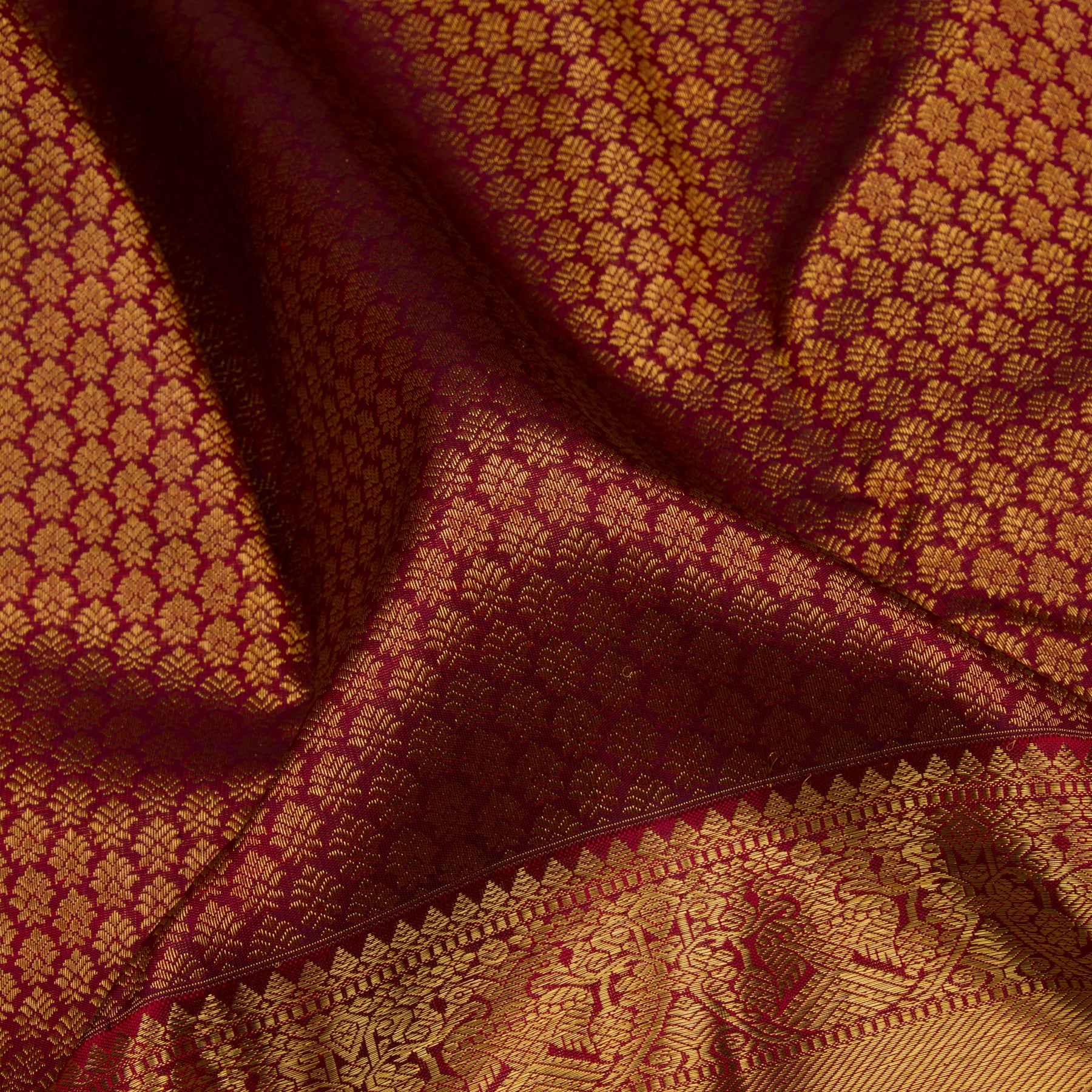 Kanakavalli Kanjivaram Silk Sari 23-110-HS001-02173 - Fabric View