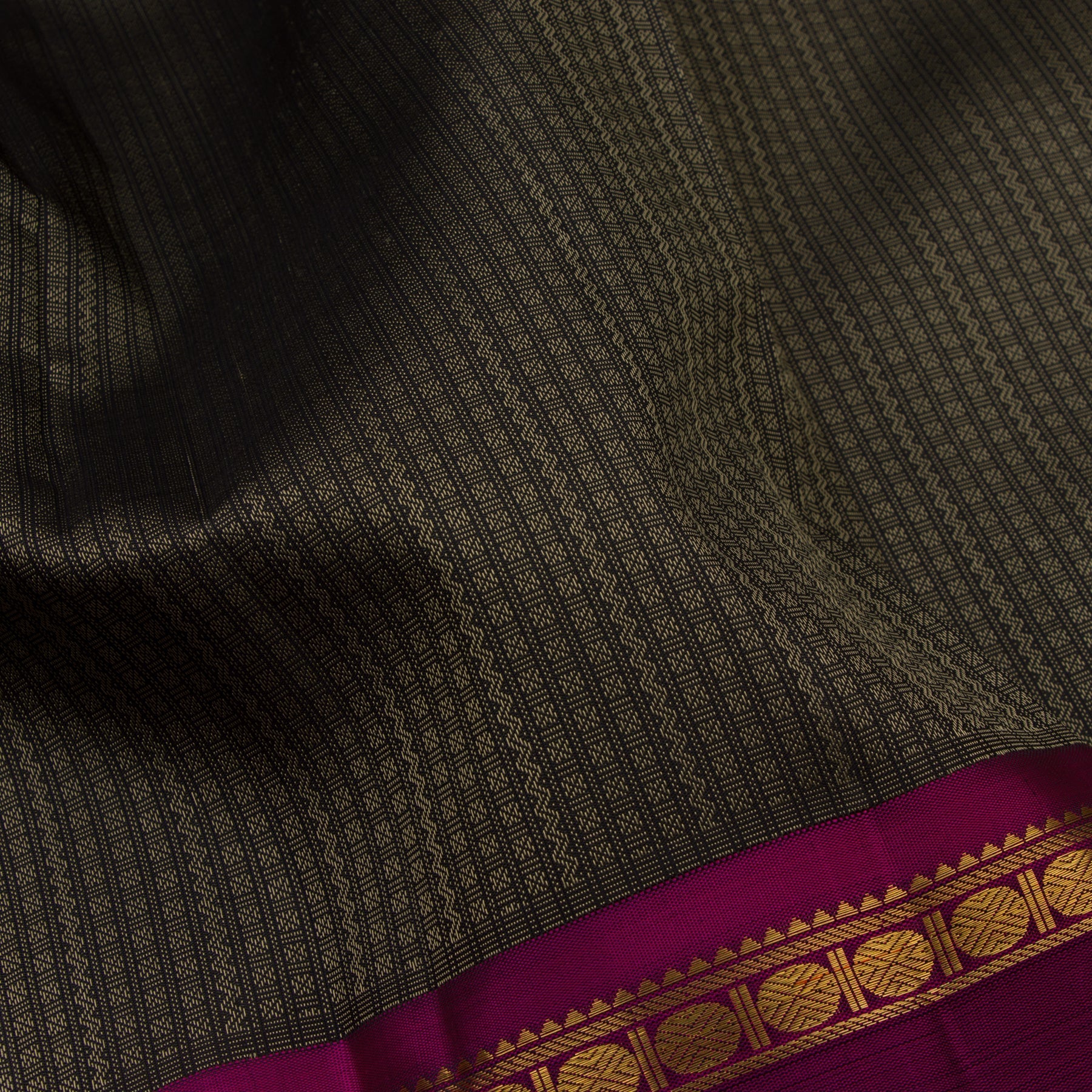 Kanakavalli Kanjivaram Silk Sari 23-110-HS001-03012 - Fabric View