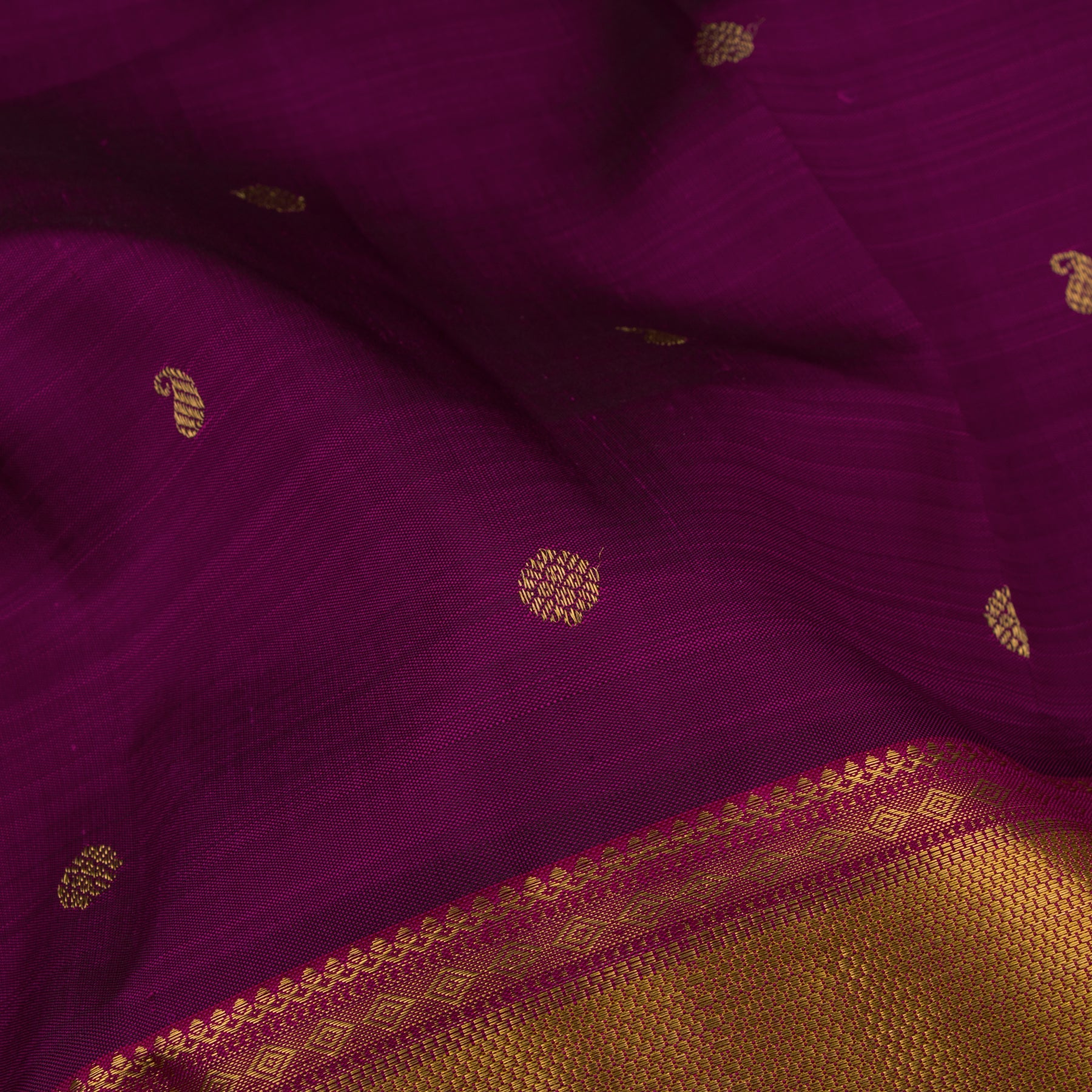 Kanakavalli Kanjivaram Silk Sari 23-110-HS001-03041 - Fabric View