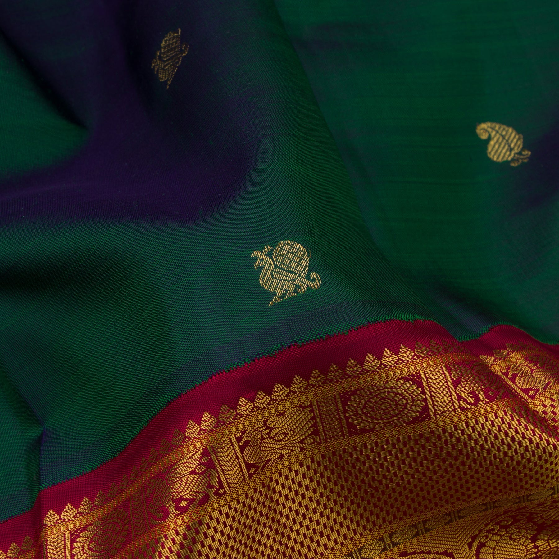 Kanakavalli Kanjivaram Silk Sari 23-110-HS001-03050 - Fabric View