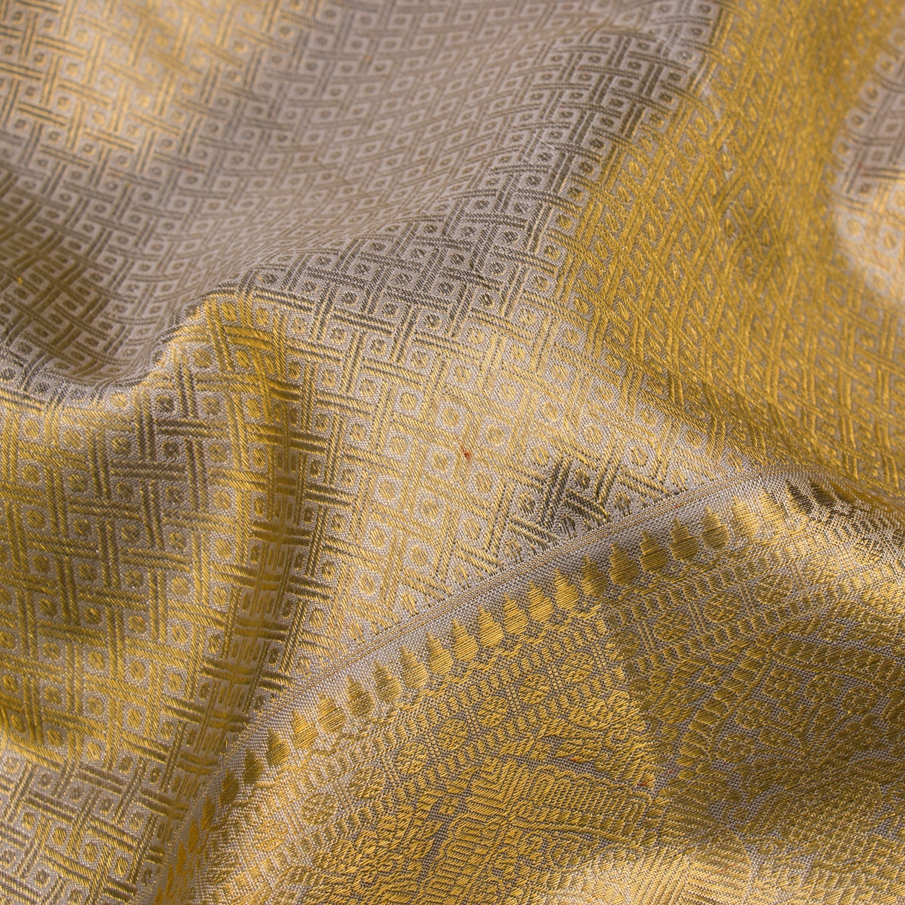 Kanakavalli Kanjivaram Silk Sari 23-110-HS001-03746 - Fabric View