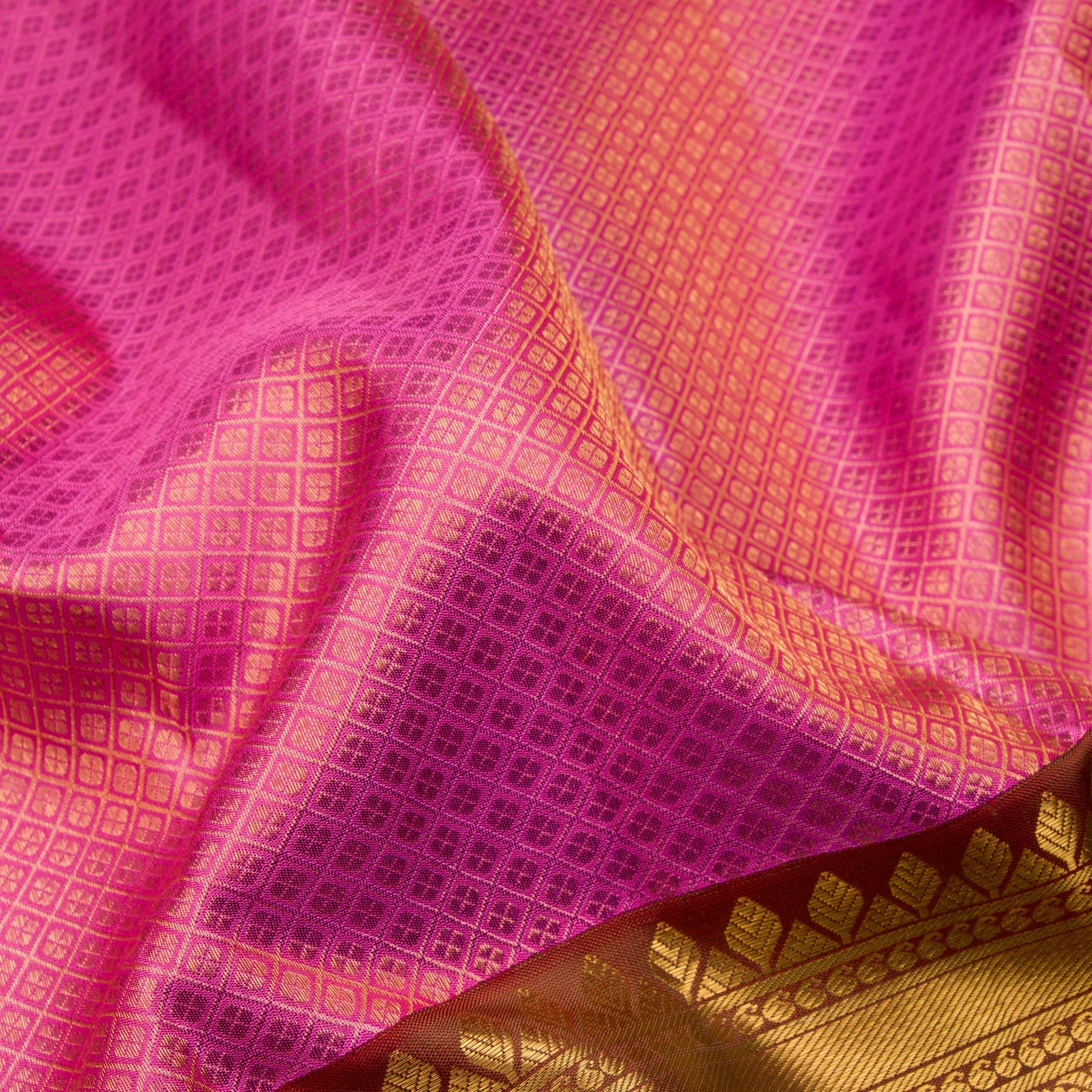 Kanakavalli Kanjivaram Silk Sari 23-110-HS001-03760 - Fabric View