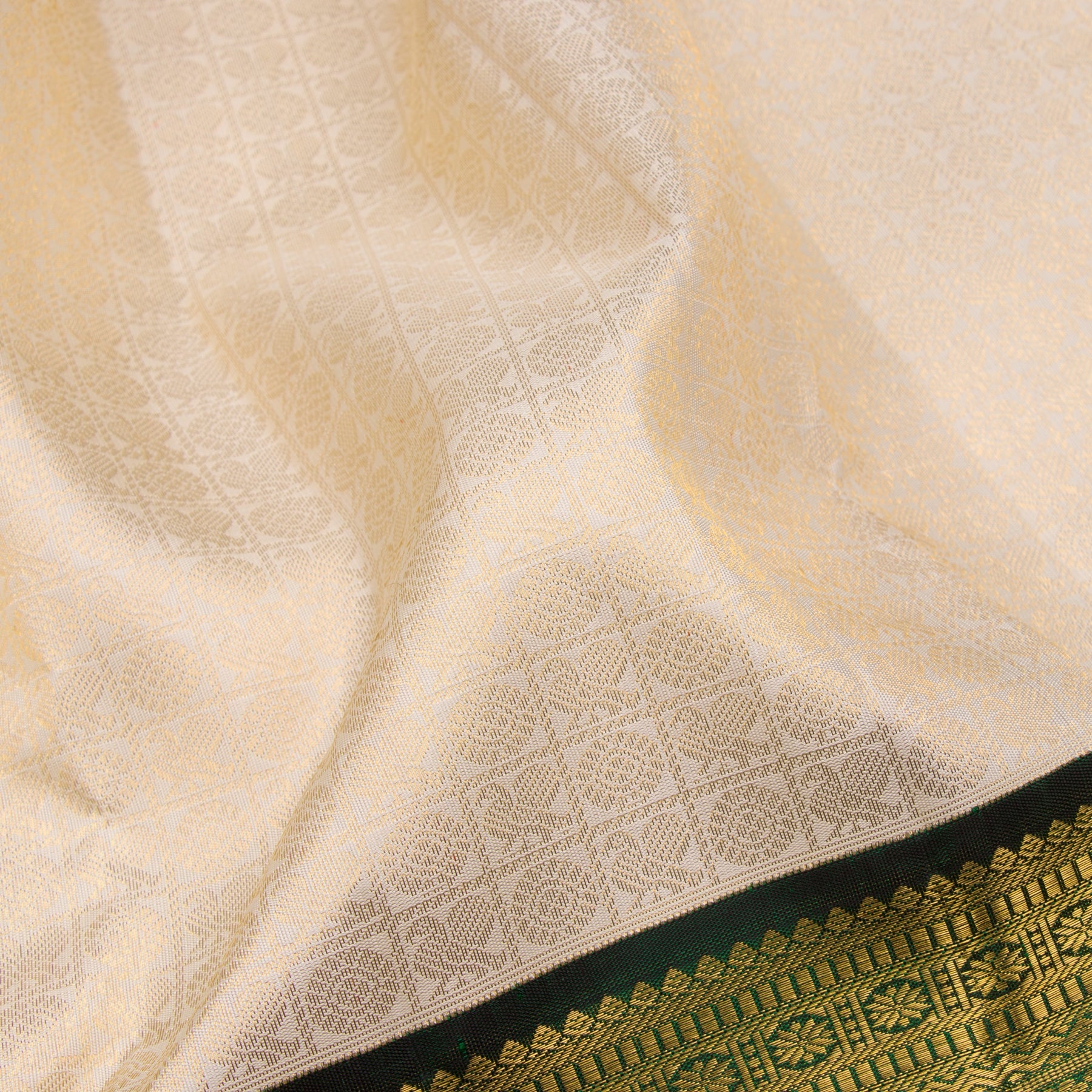 Kanakavalli Kanjivaram Silk Sari 23-110-HS001-03798 - Fabric View