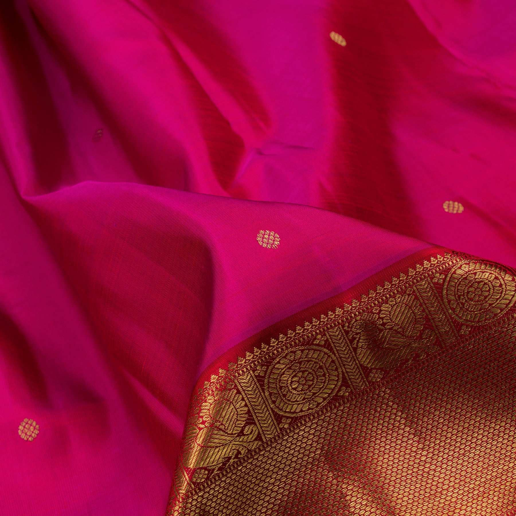 Kanakavalli Kanjivaram Silk Sari 23-110-HS001-03806 - Fabric View