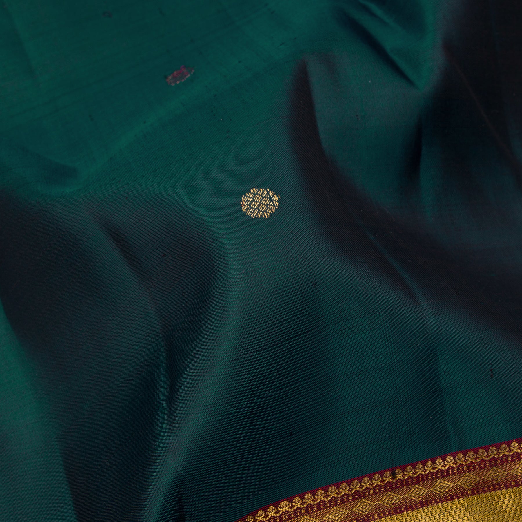 Kanakavalli Kanjivaram Silk Sari 23-110-HS001-03813 - Fabric View