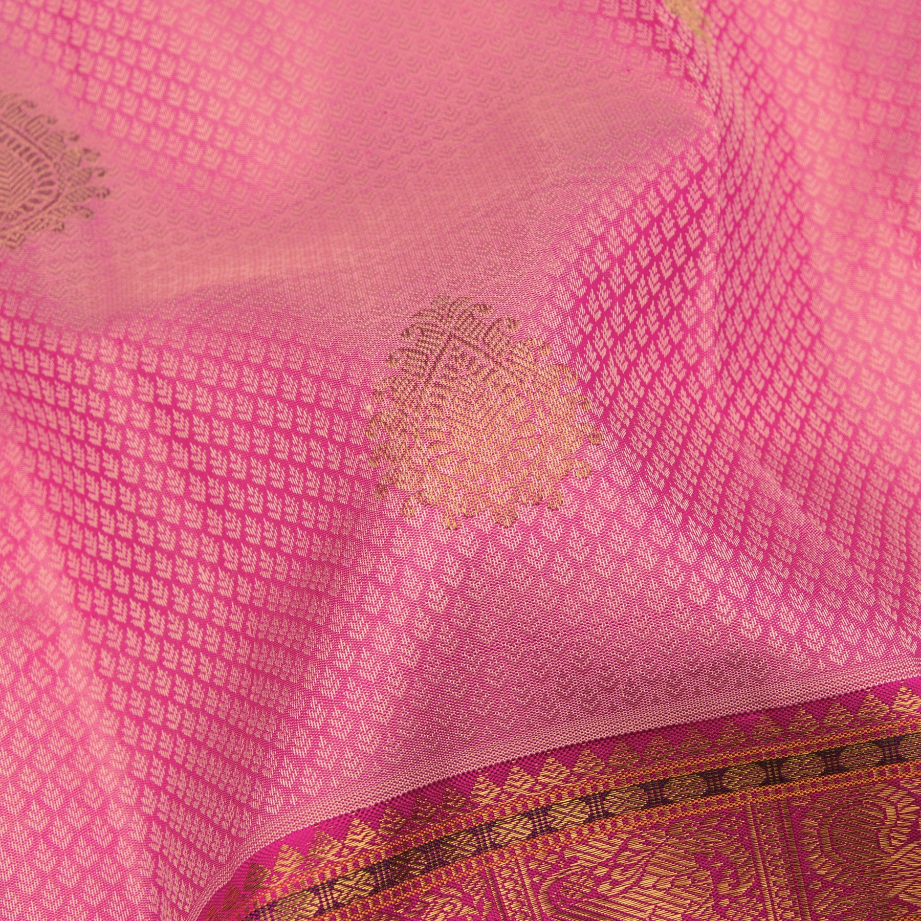 Kanakavalli Kanjivaram Silk Sari 23-110-HS001-03827 - Fabric View