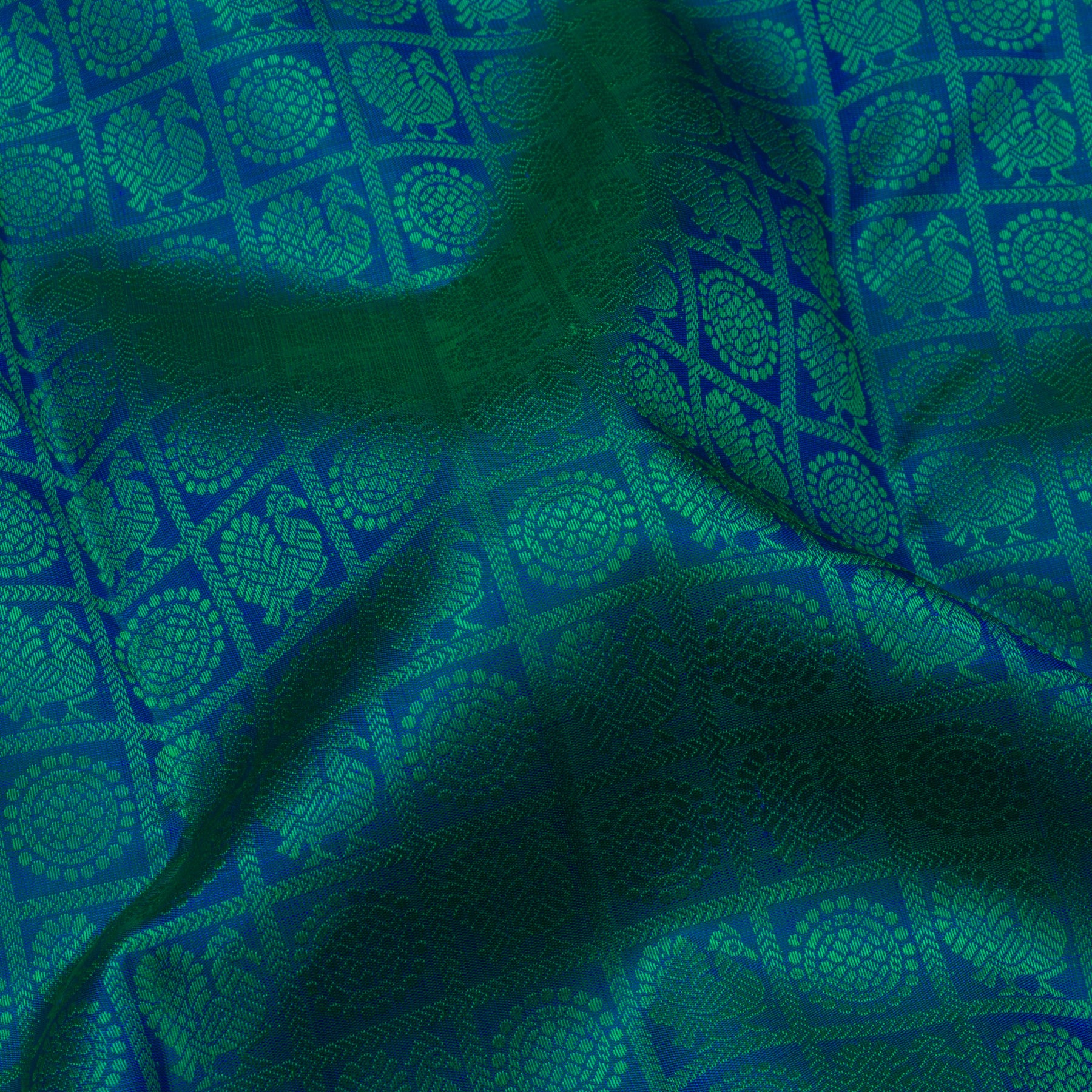 Kanakavalli Kanjivaram Silk Sari 23-110-HS001-03846 - Fabric View