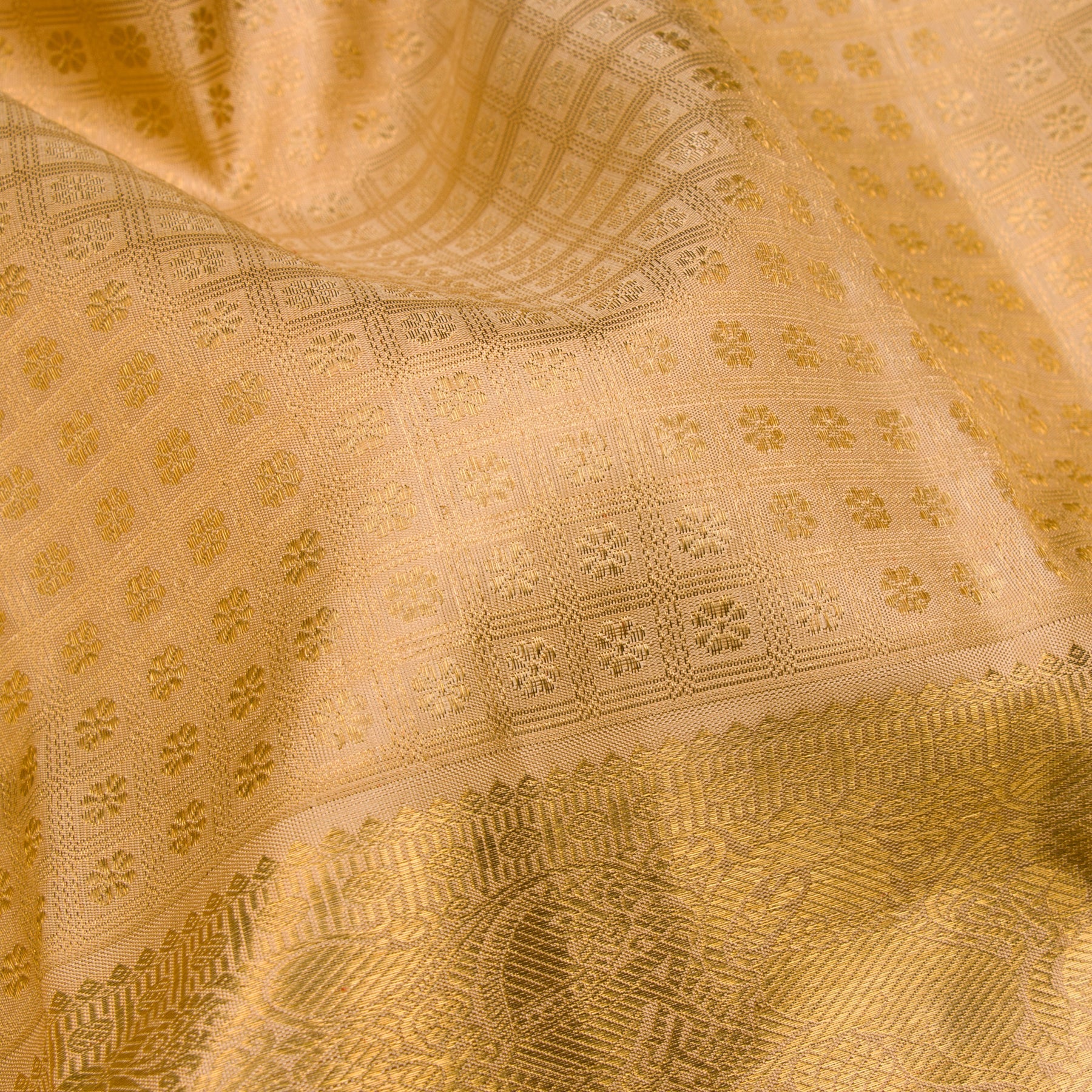 Kanakavalli Kanjivaram Silk Sari 23-110-HS001-05118 - Fabric View