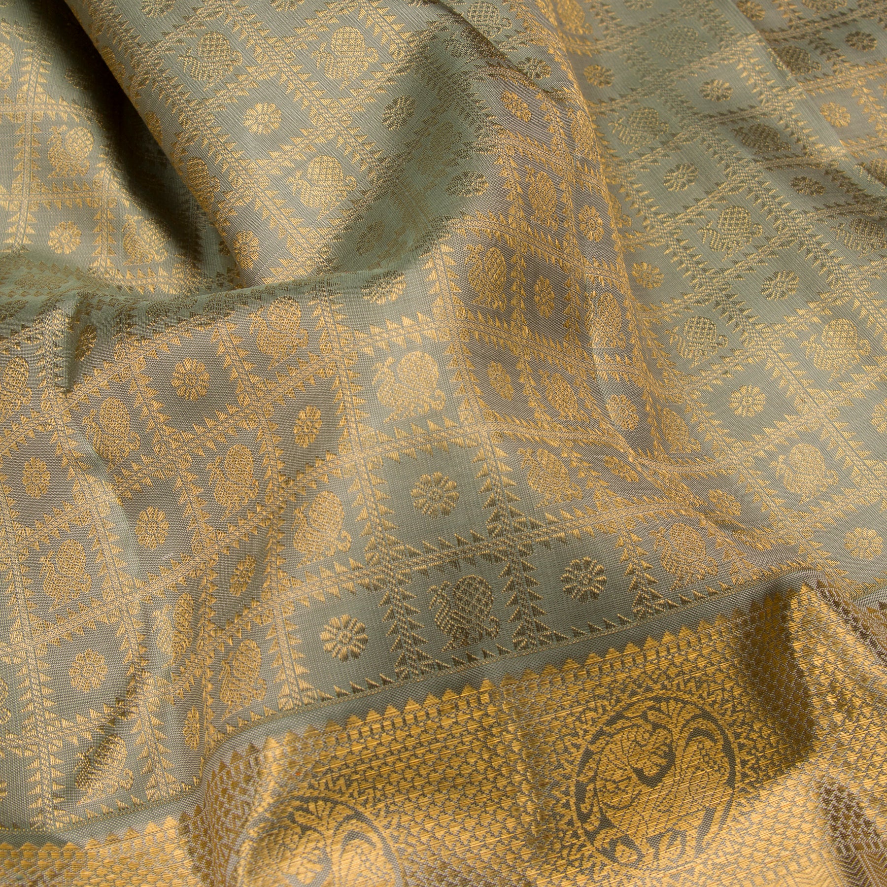 Kanakavalli Kanjivaram Silk Sari 23-110-HS001-06911 - Fabric View