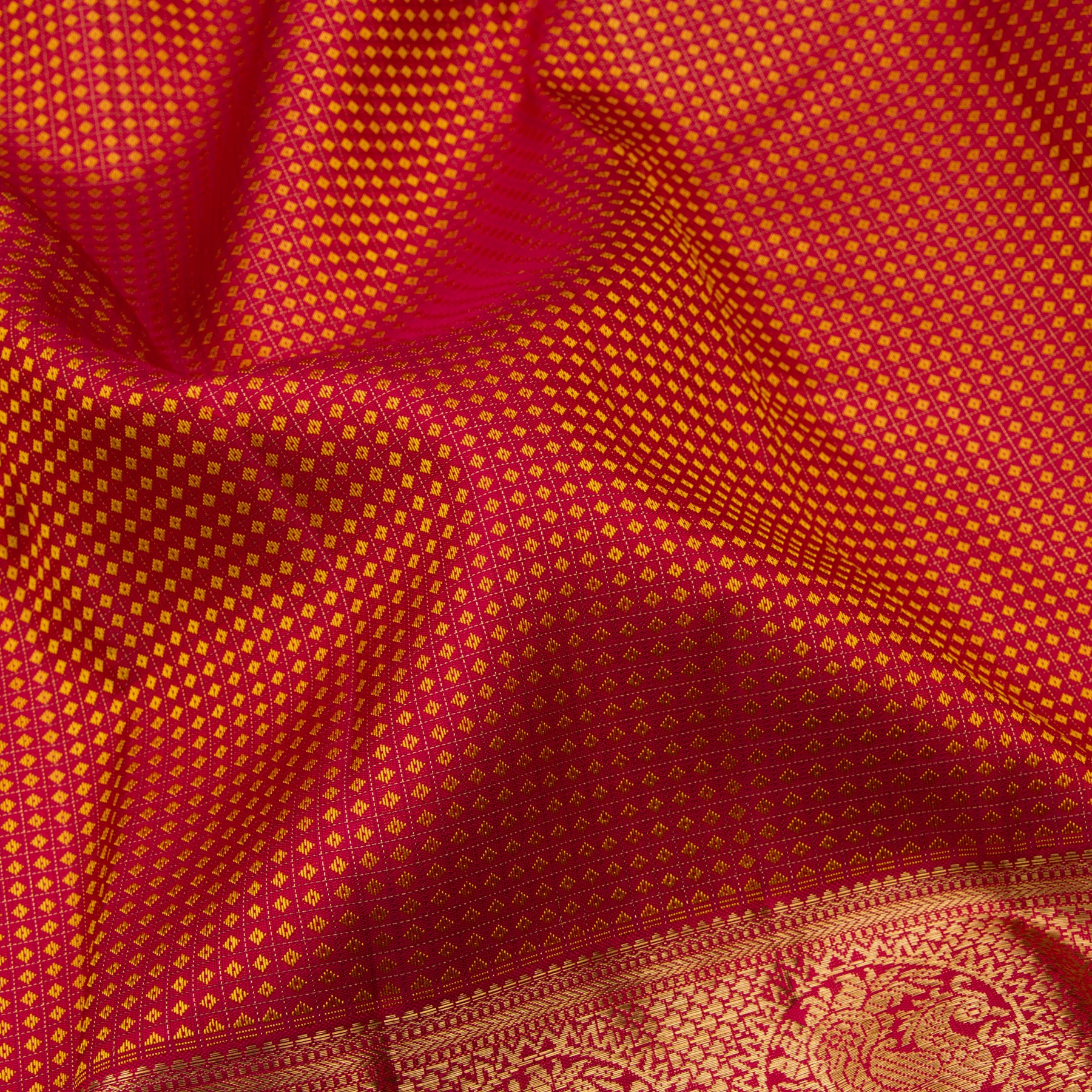 Kanakavalli Kanjivaram Silk Sari 23-110-HS001-08304 - Fabric View