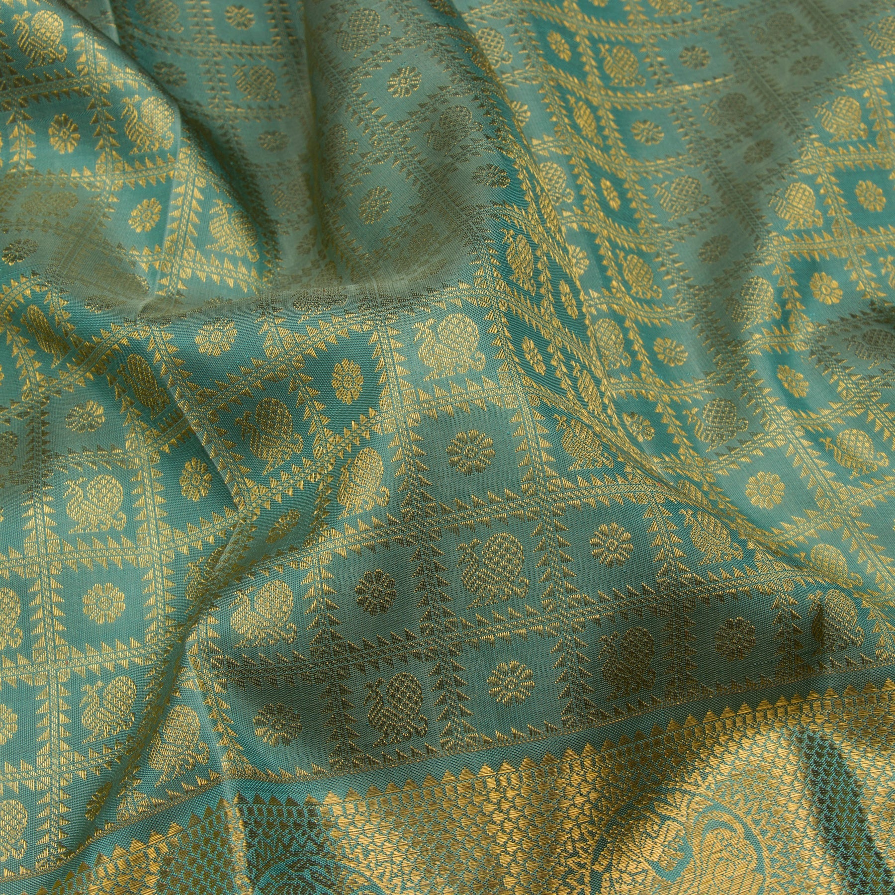 Kanakavalli Kanjivaram Silk Sari 23-110-HS001-08325 - Fabric View