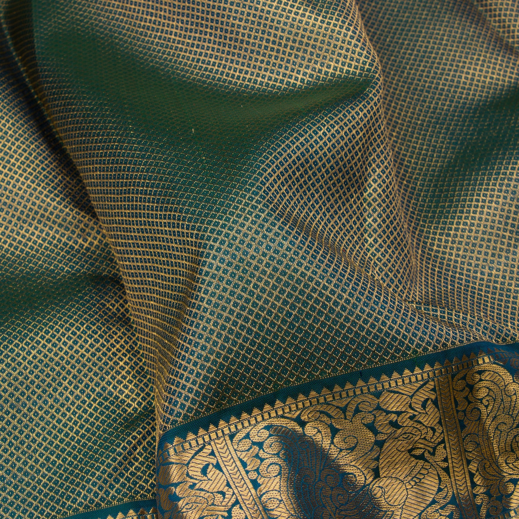 Kanakavalli Kanjivaram Silk Sari 23-110-HS001-08337 - Fabric View