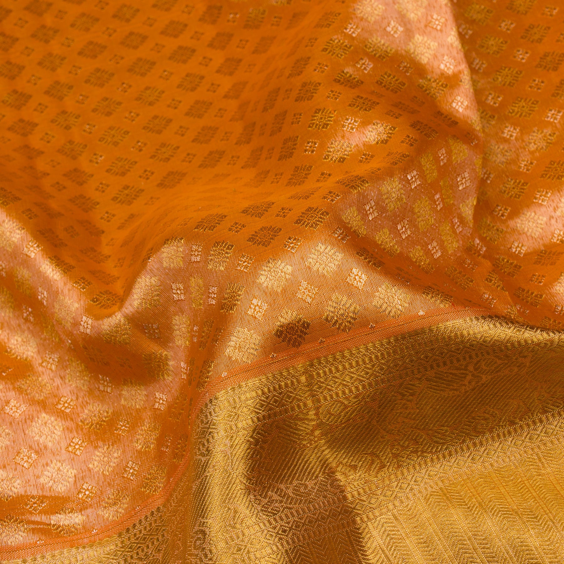 Kanakavalli Kanjivaram Silk Sari 23-110-HS001-09439 - Fabric View