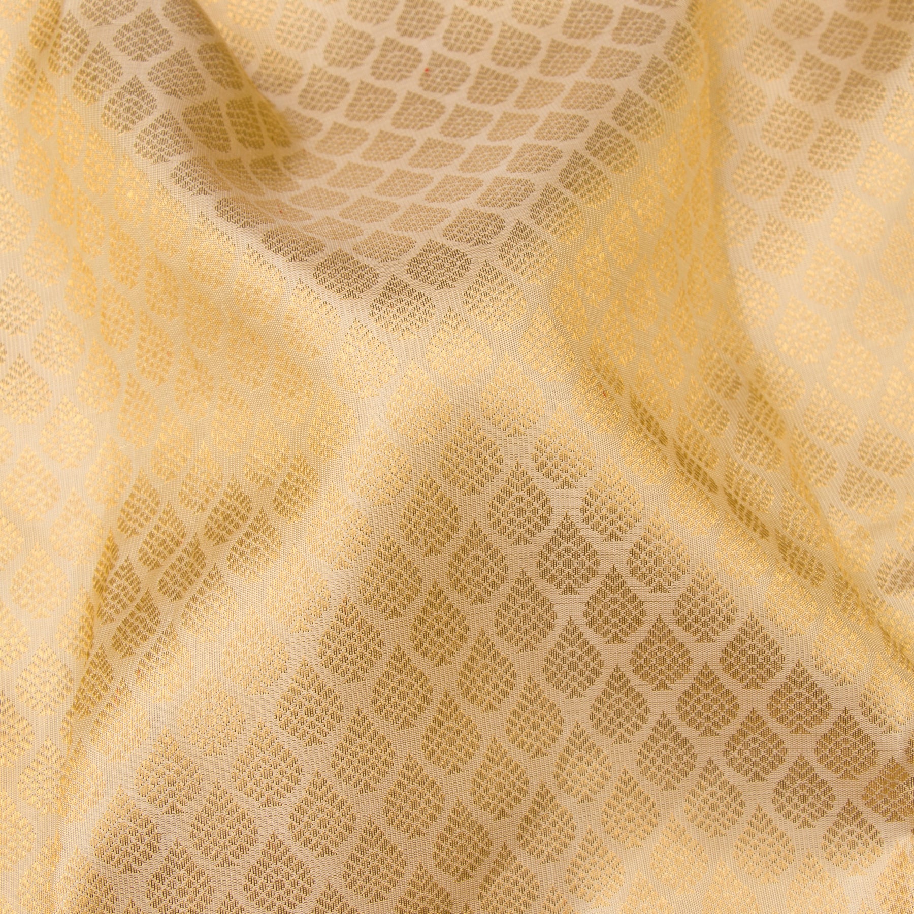 Kanakavalli Kanjivaram Silk Sari 23-110-HS001-09918 - Fabric View