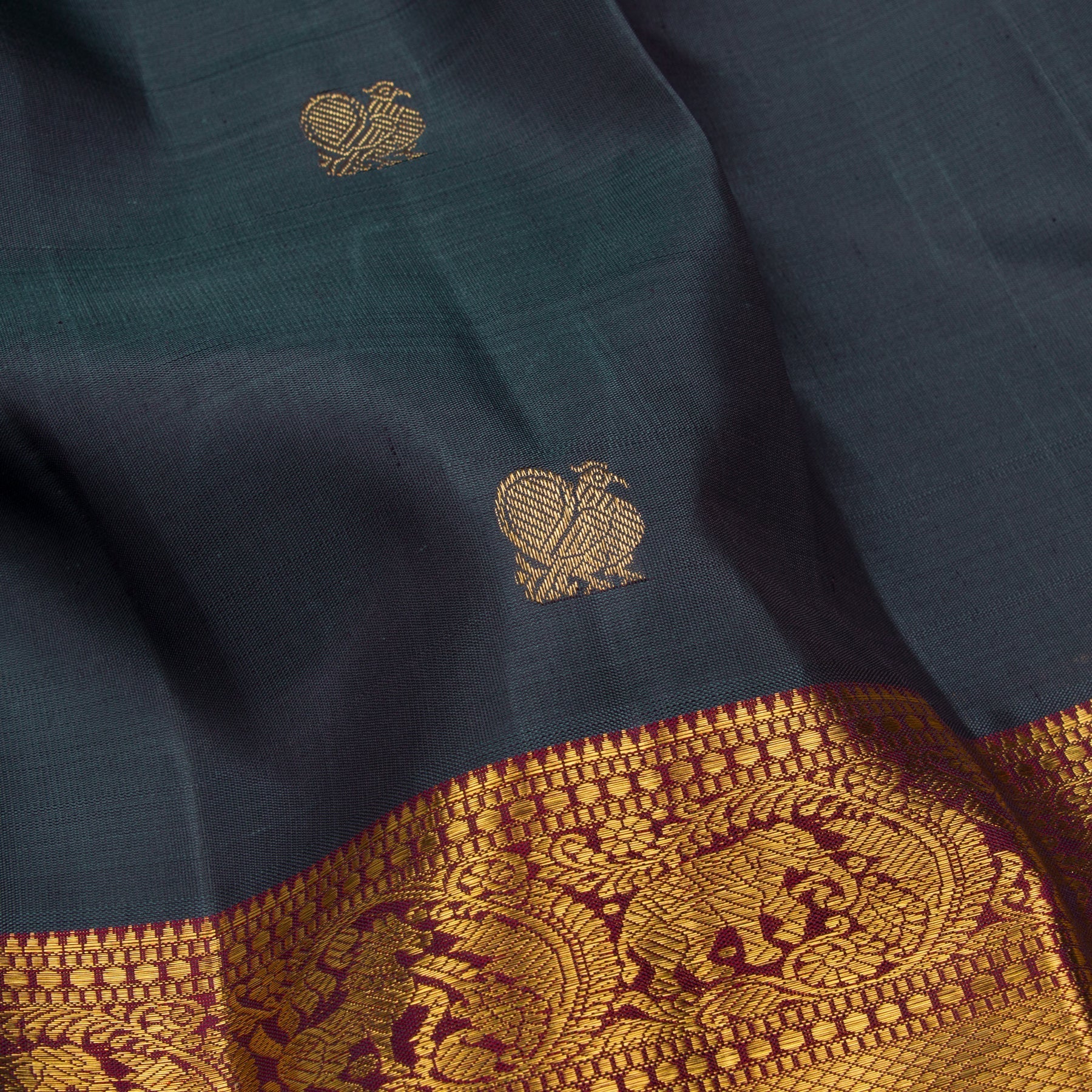 Kanakavalli Kanjivaram Silk Sari 23-110-HS001-09920 - Fabric View