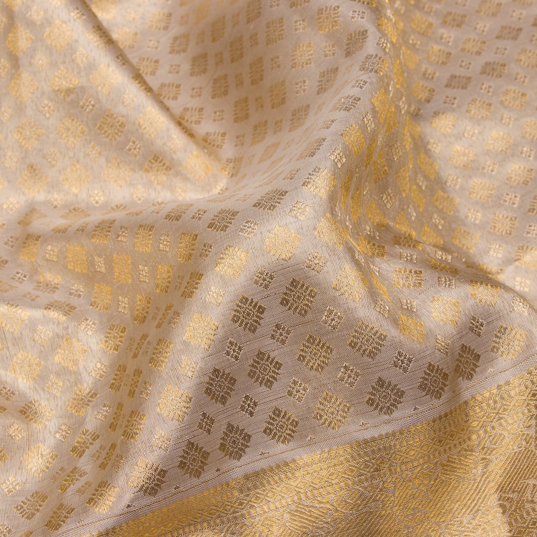 Kanakavalli Kanjivaram Silk Sari 23-110-HS001-09987 - Fabric View