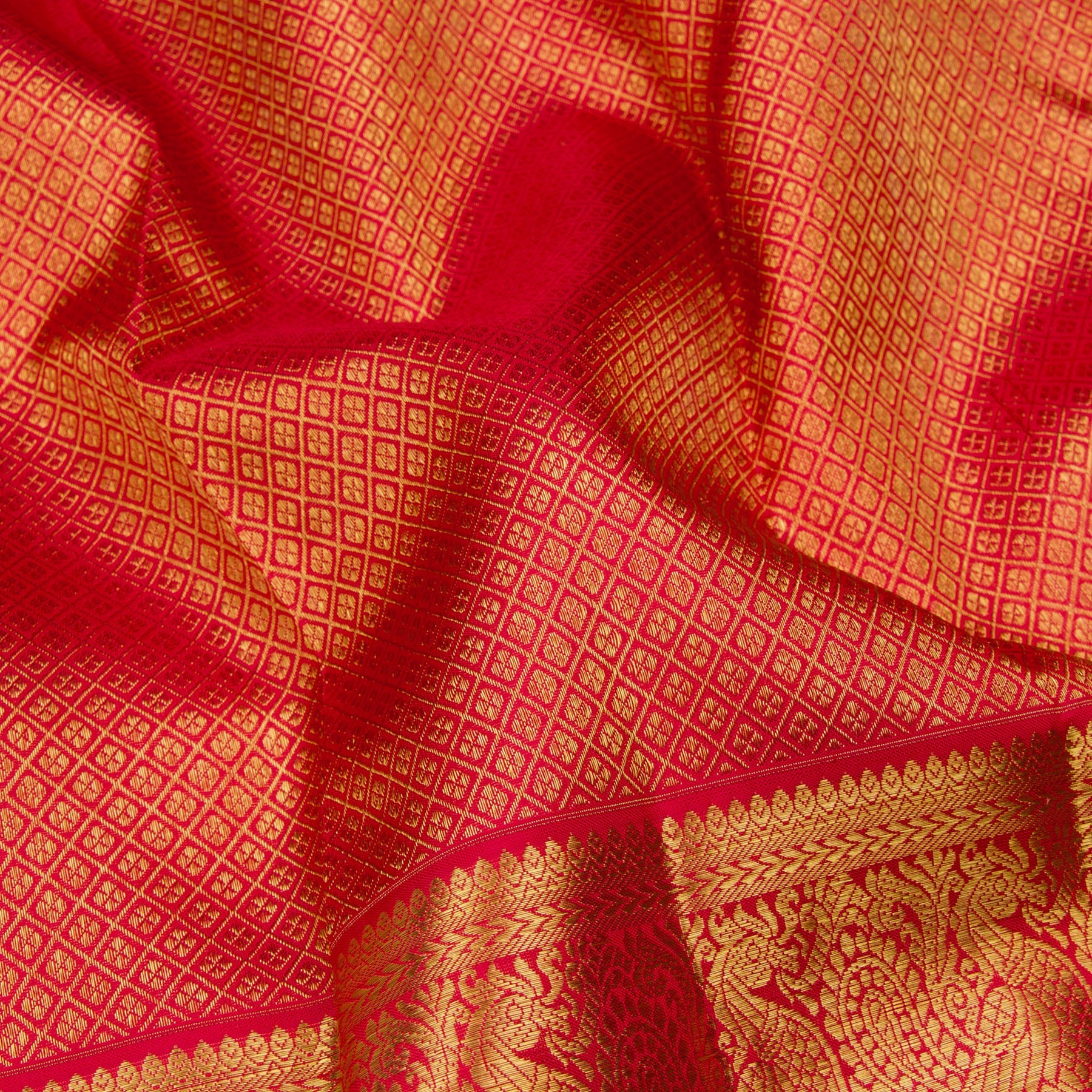Kanakavalli Kanjivaram Silk Sari 23-110-HS001-09996 - Fabric View