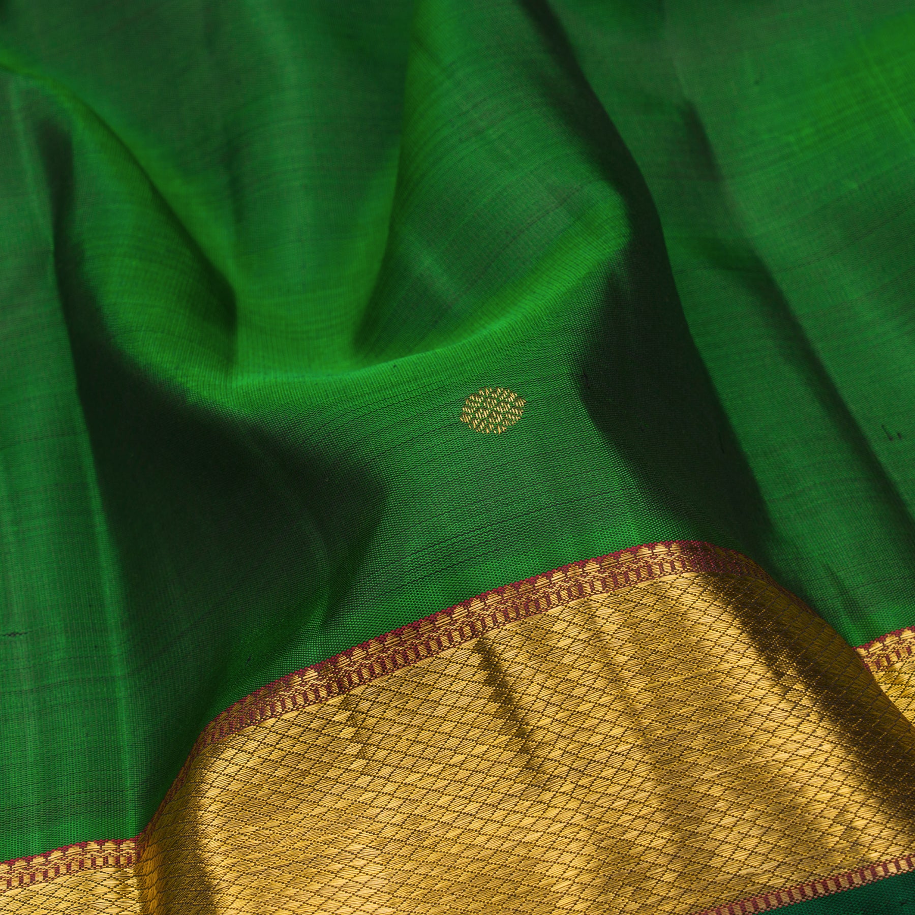 Kanakavalli Kanjivaram Silk Sari 23-110-HS001-10366 - Fabric View