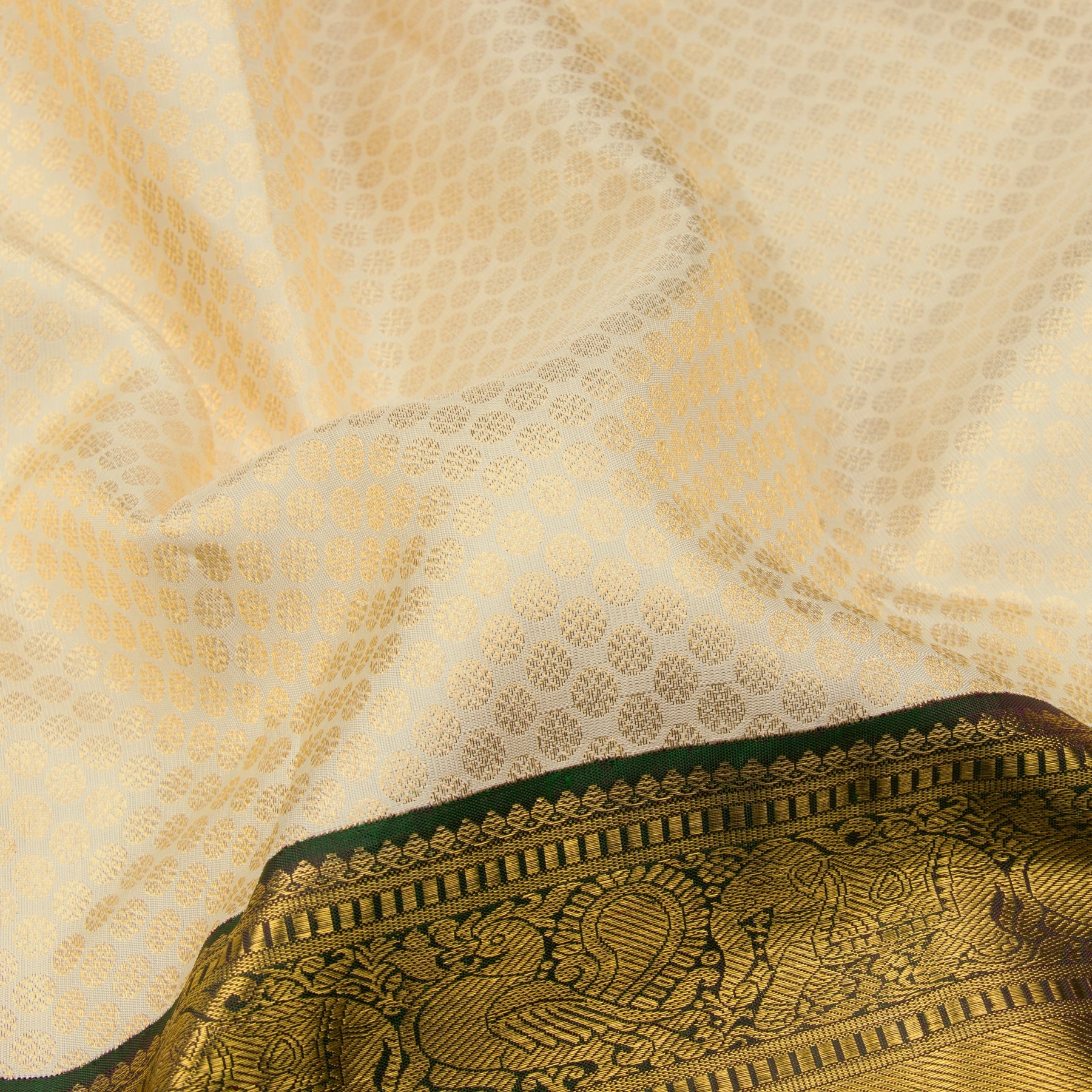 Kanakavalli Kanjivaram Silk Sari 23-110-HS001-10425 - Fabric View