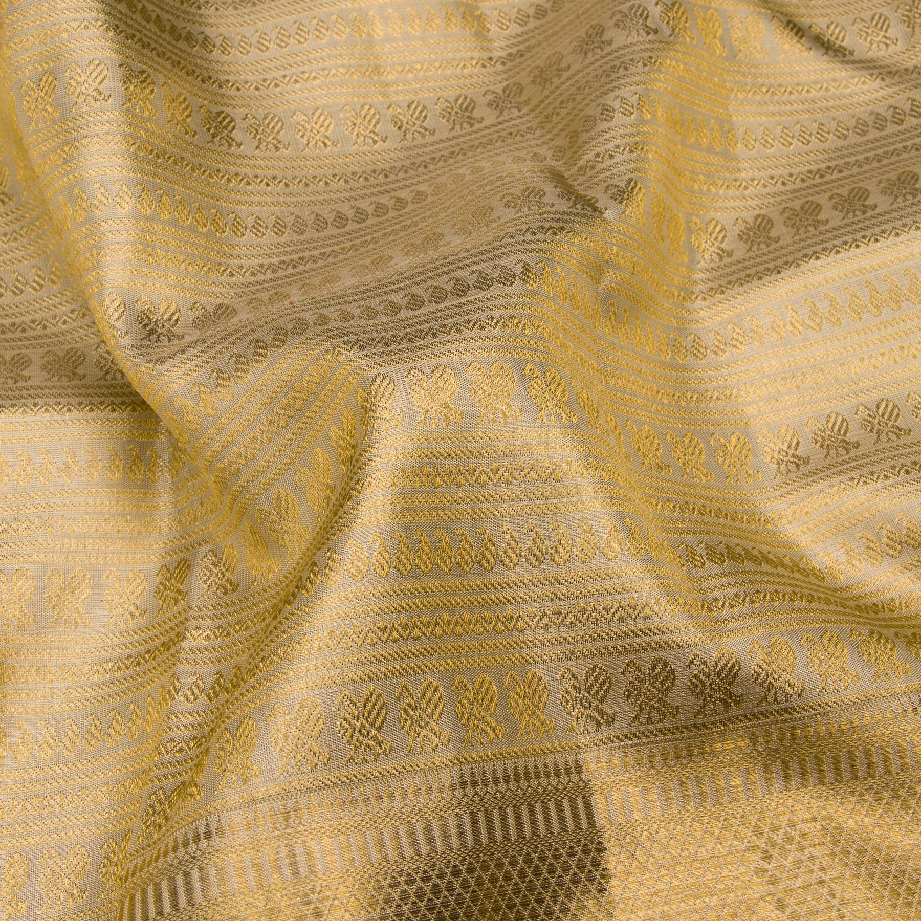 Kanakavalli Kanjivaram Silk Sari 23-110-HS001-10427 - Fabric View