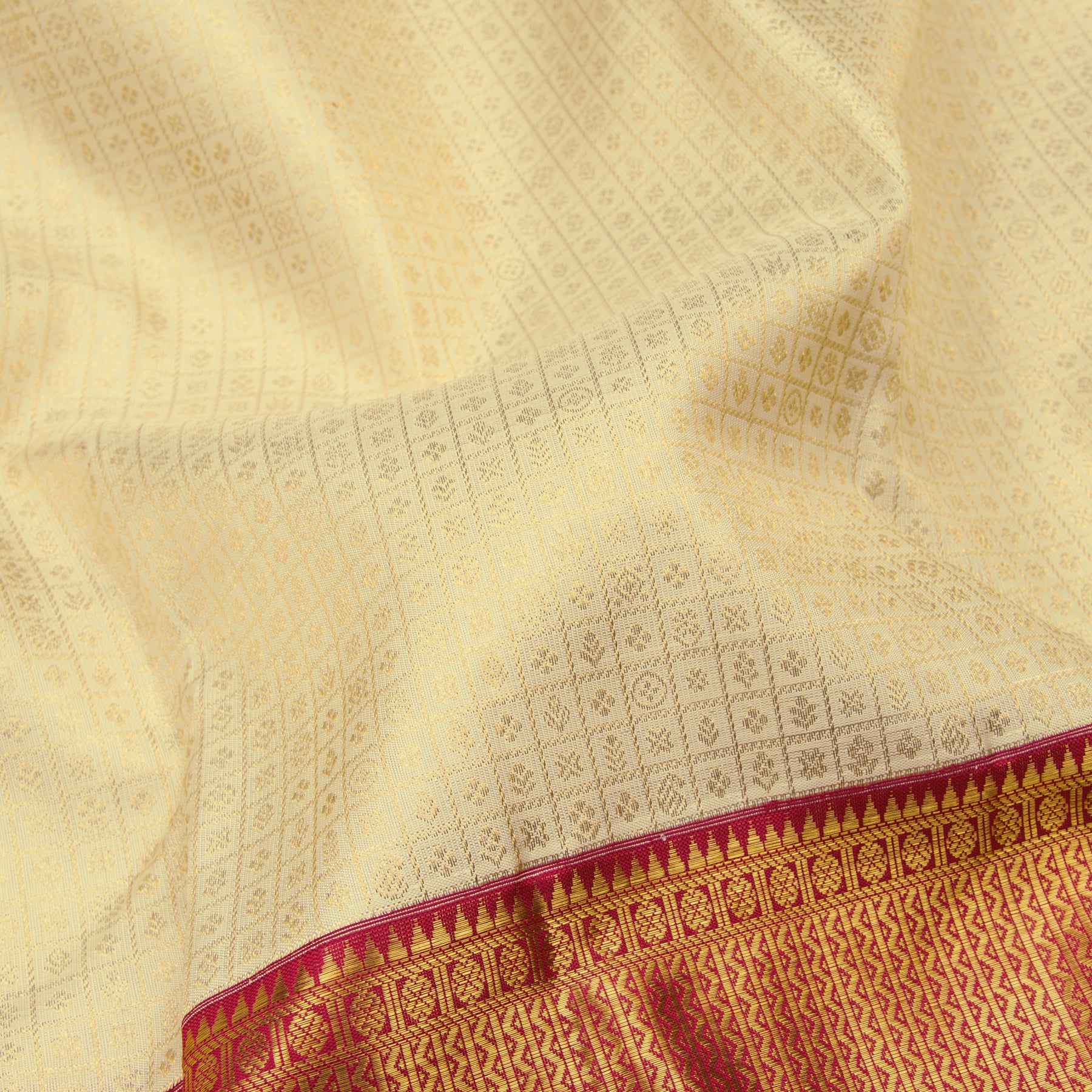 Kanakavalli Kanjivaram Silk Sari 23-110-HS001-10431 - Fabric View