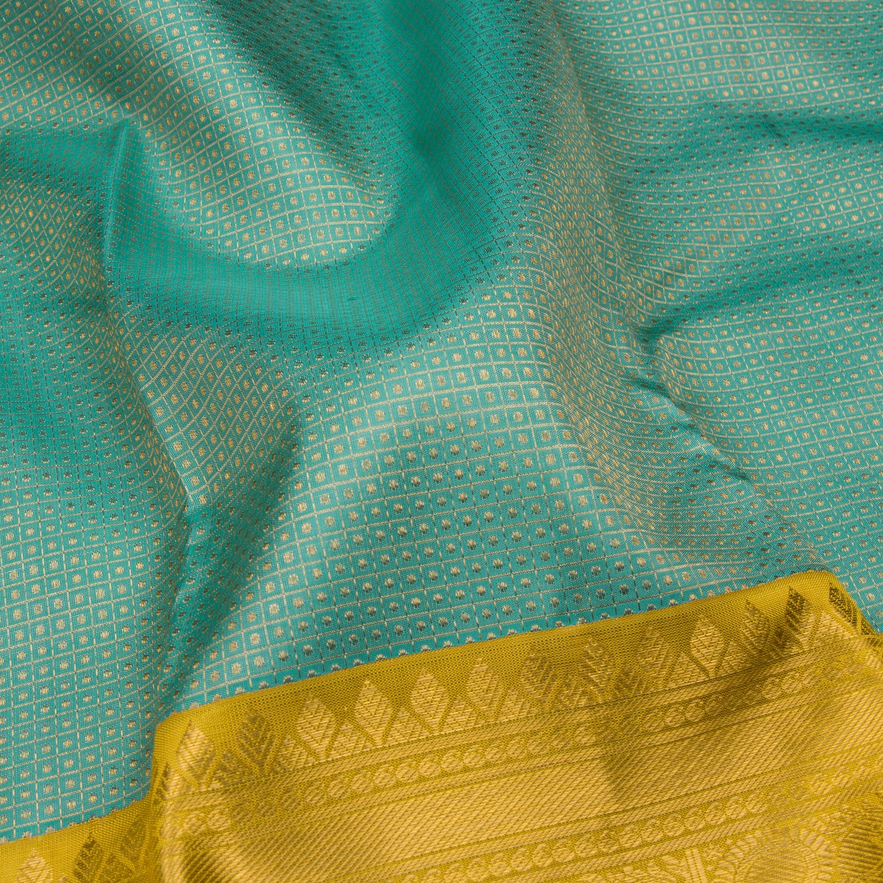 Kanakavalli Kanjivaram Silk Sari 23-110-HS001-10442 - Fabric View