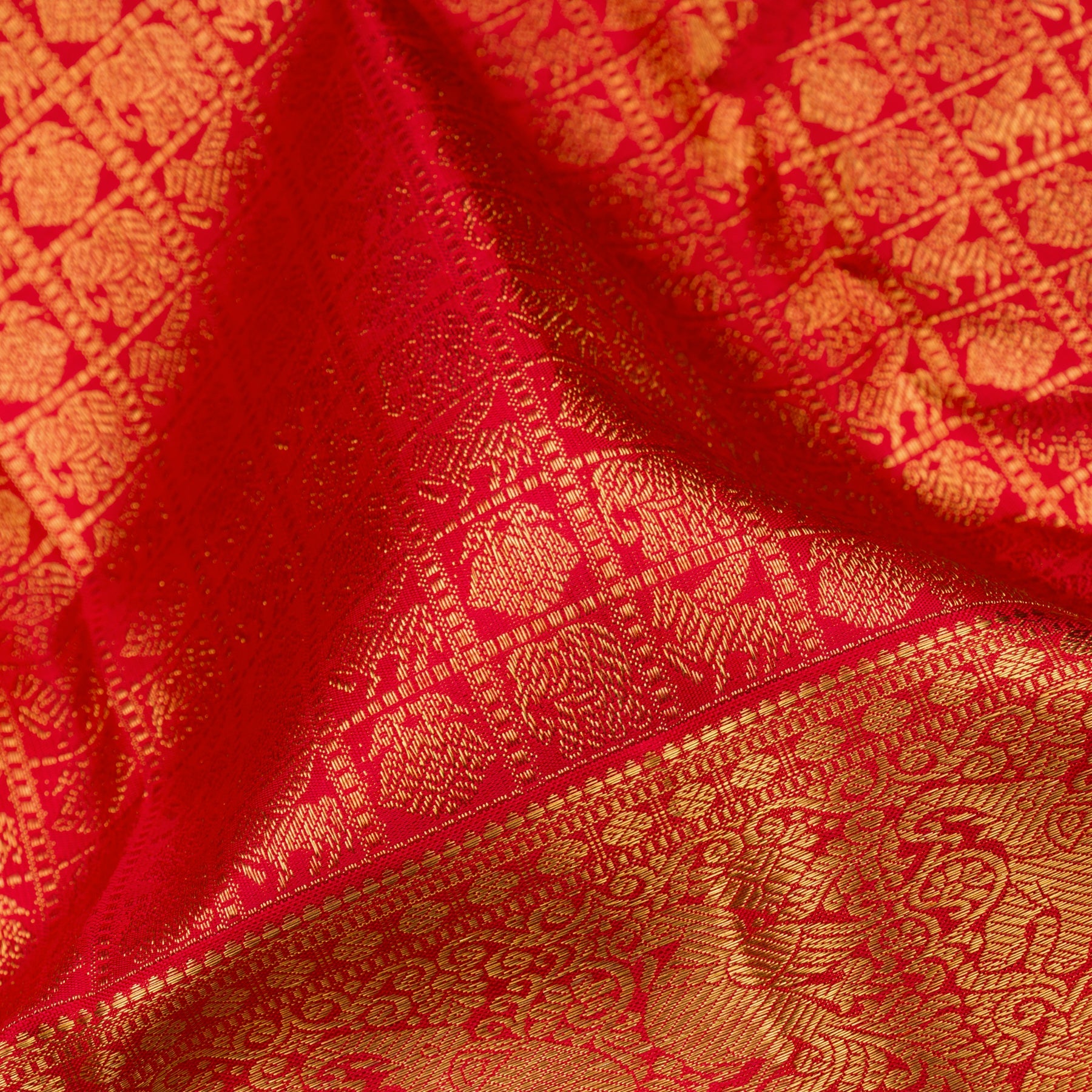 Kanakavalli Kanjivaram Silk Sari 23-110-HS001-10449 - Fabric View