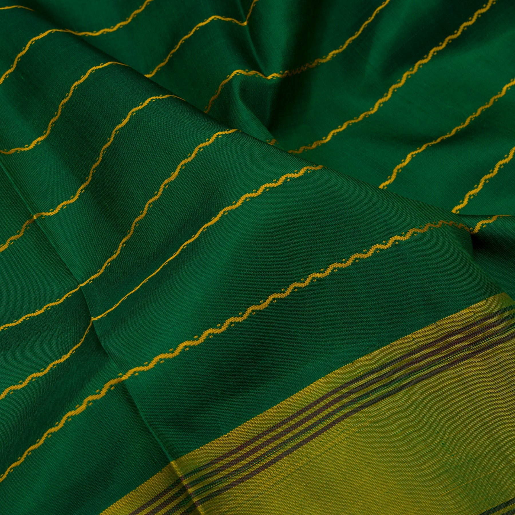 Kanakavalli Kanjivaram Silk Sari 23-560-HS001-02695 - Fabric View