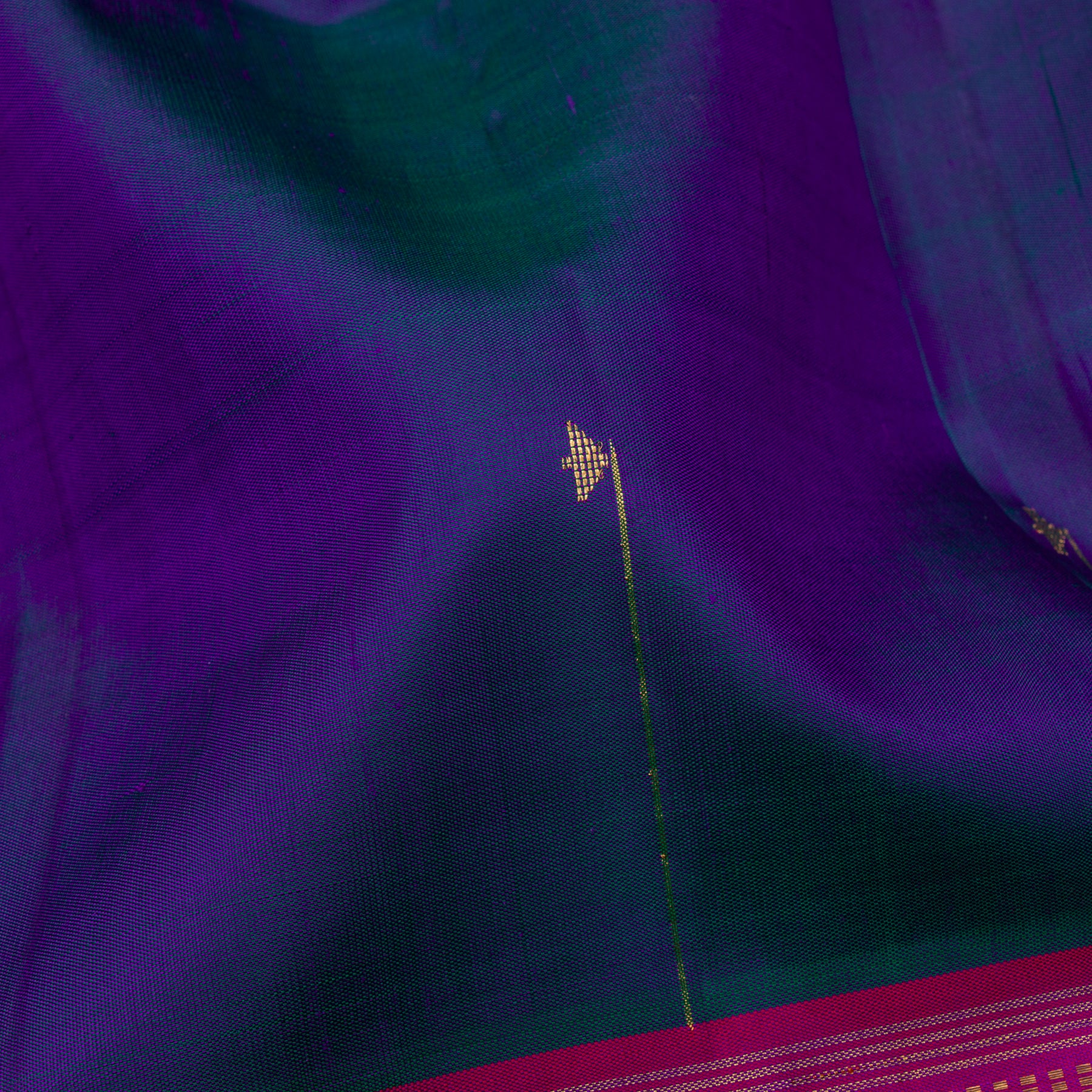 Kanakavalli Kanjivaram Silk Sari 23-560-HS001-13203 - Fabric View