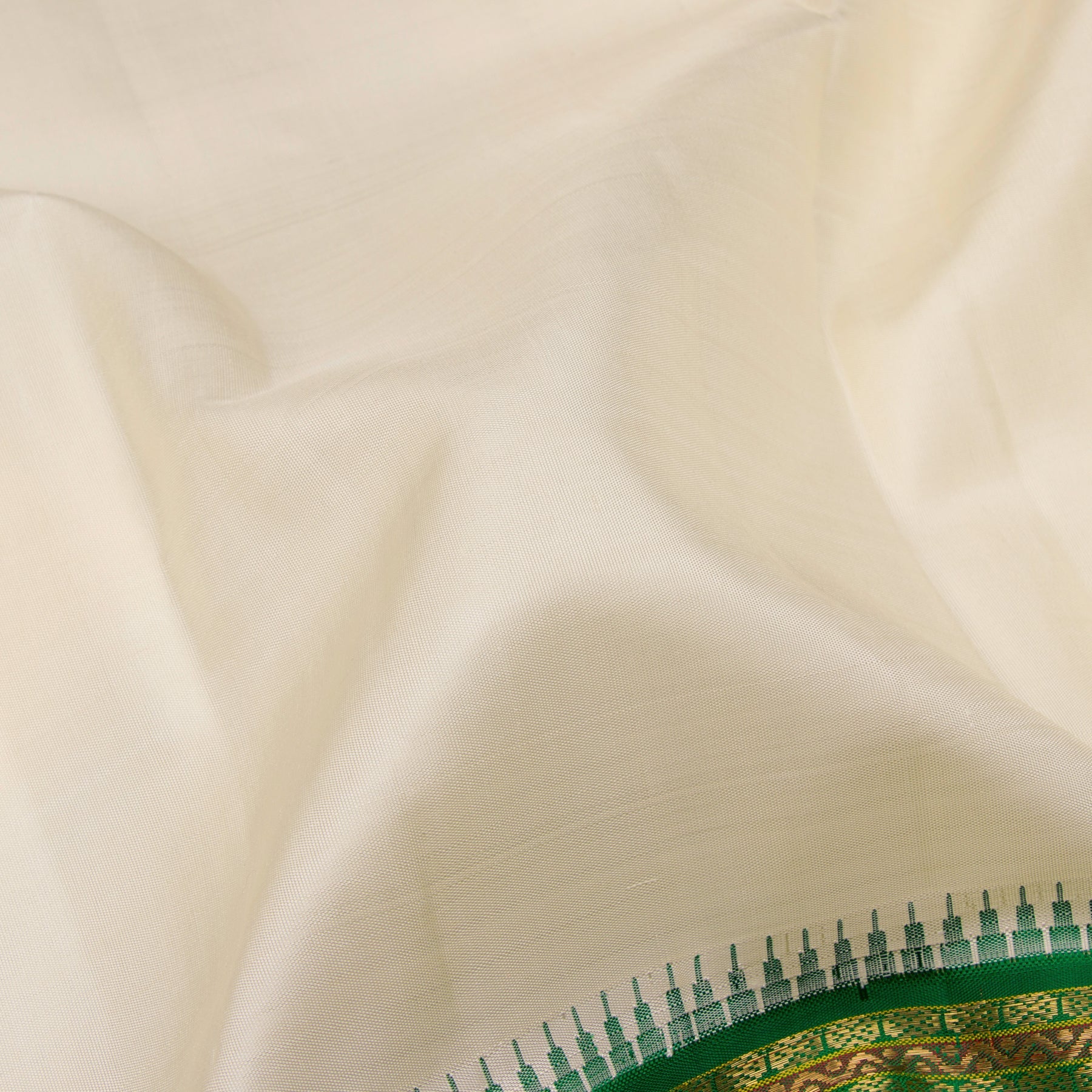 Kanakavalli Kanjivaram Silk Sari 23-595-HS001-06681 - Fabric View