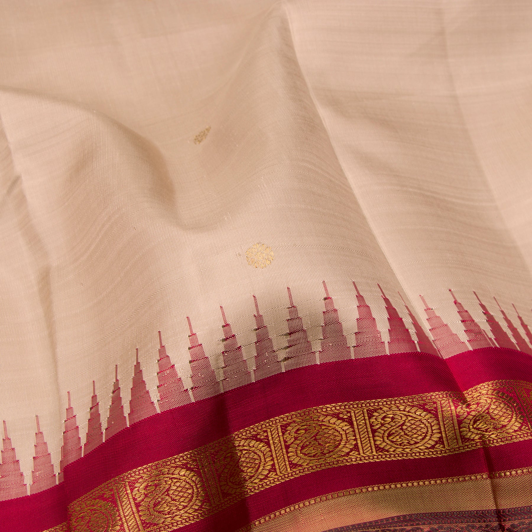 Kanakavalli Kanjivaram Silk Sari 23-595-HS001-08082 - Fabric View