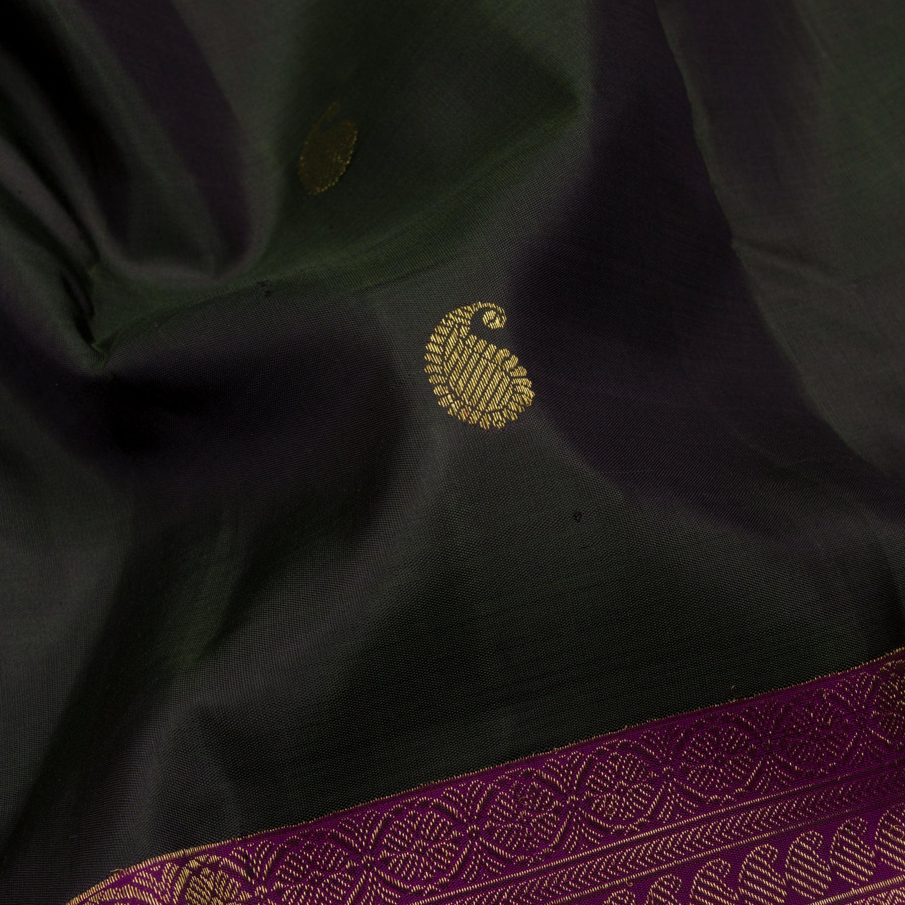 Kanakavalli Kanjivaram Silk Sari 23-595-HS001-09592 - Fabric View