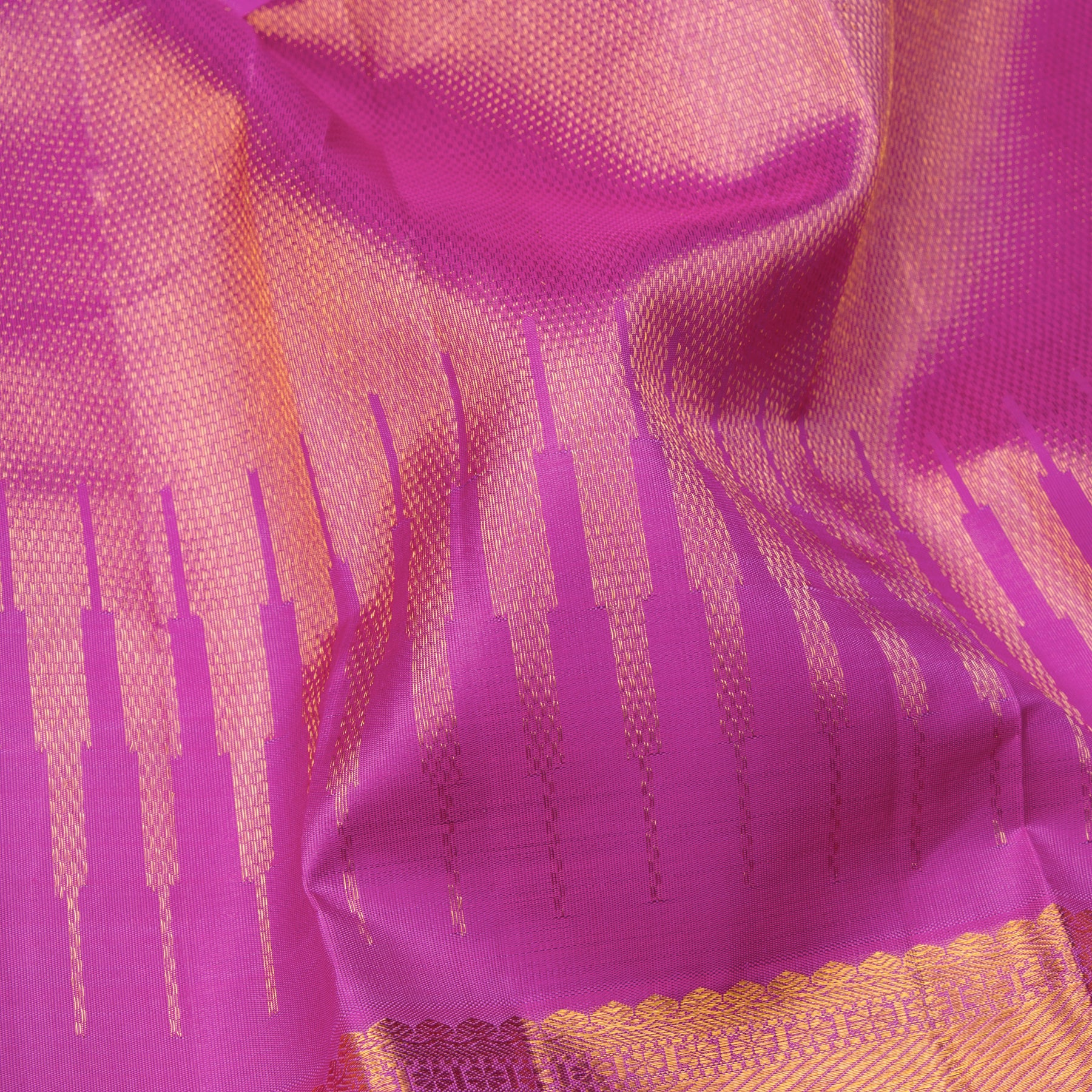 Kanakavalli Kanjivaram Silk Sari 23-595-HS001-12817 - Fabric View