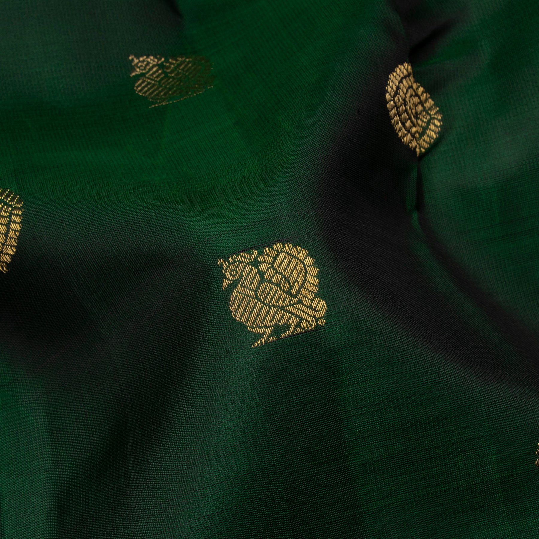 Kanakavalli Kanjivaram Silk Sari 23-595-HS001-13702 - Fabric View
