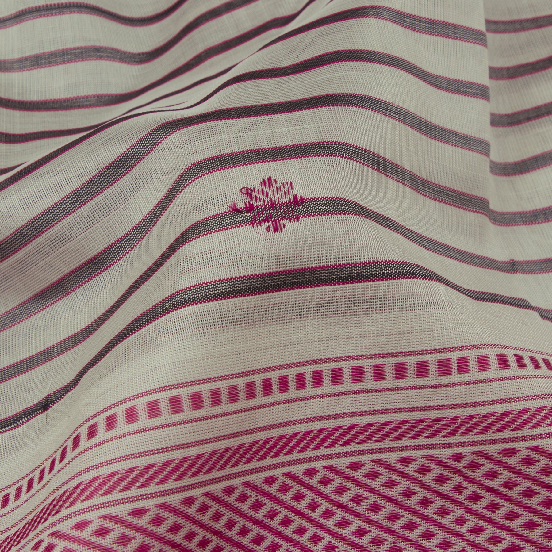 Kanakavalli Silk/Cotton Sari 23-598-HS005-01102 - Fabric View