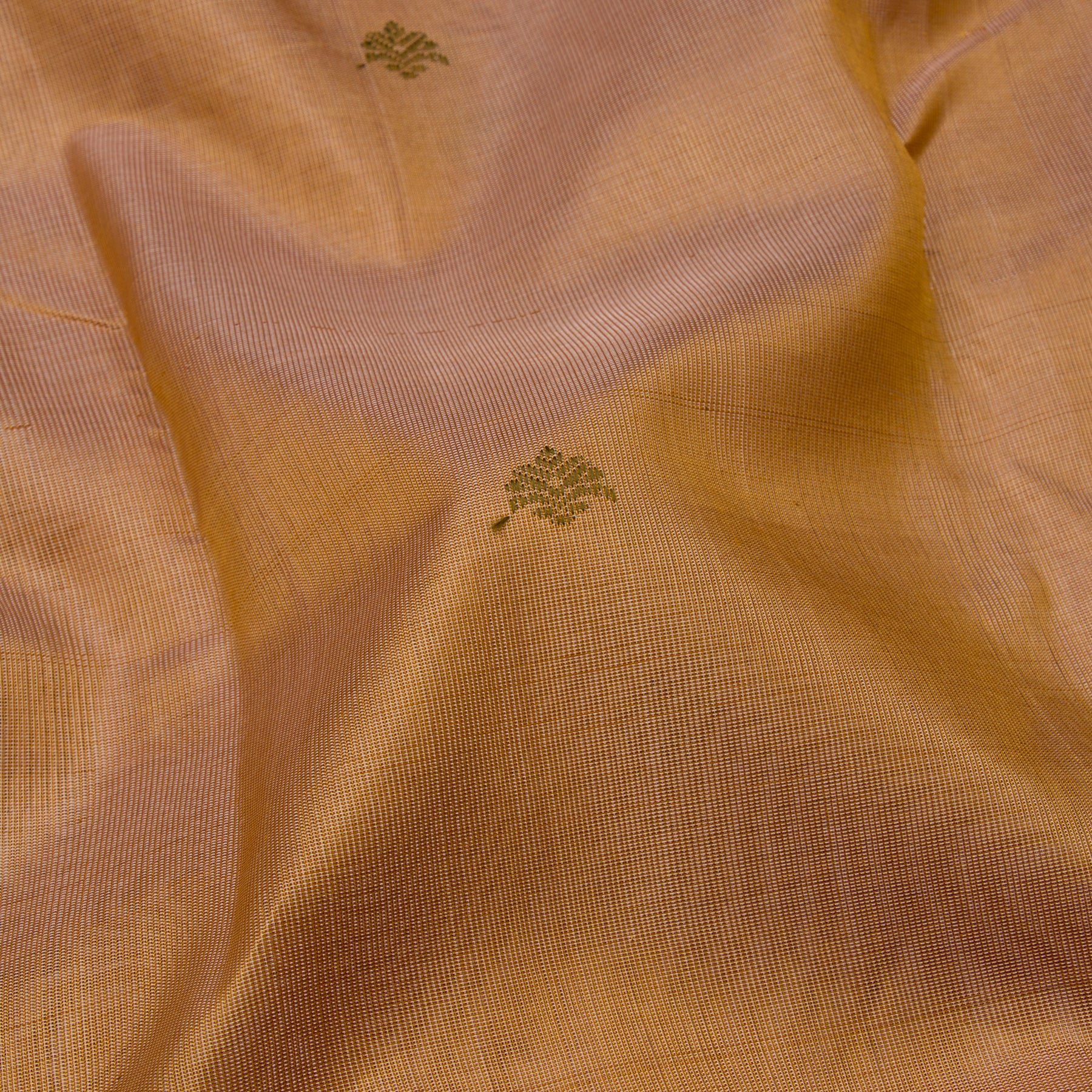 Kanakavalli Silk/Cotton Sari 23-598-HS005-05553 - Fabric View