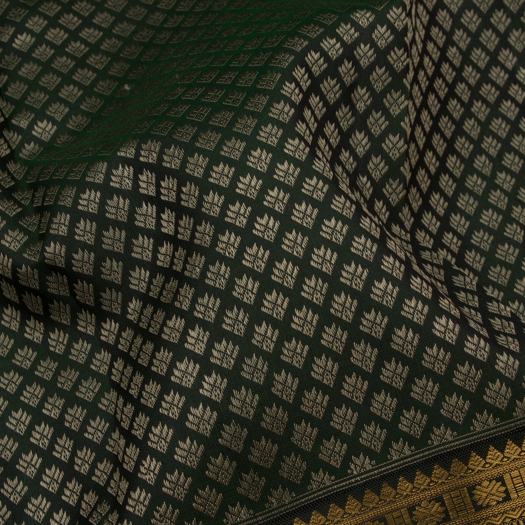 Kanakavalli Kanjivaram Silk Sari 23-599-HS001-00731 - Fabric View