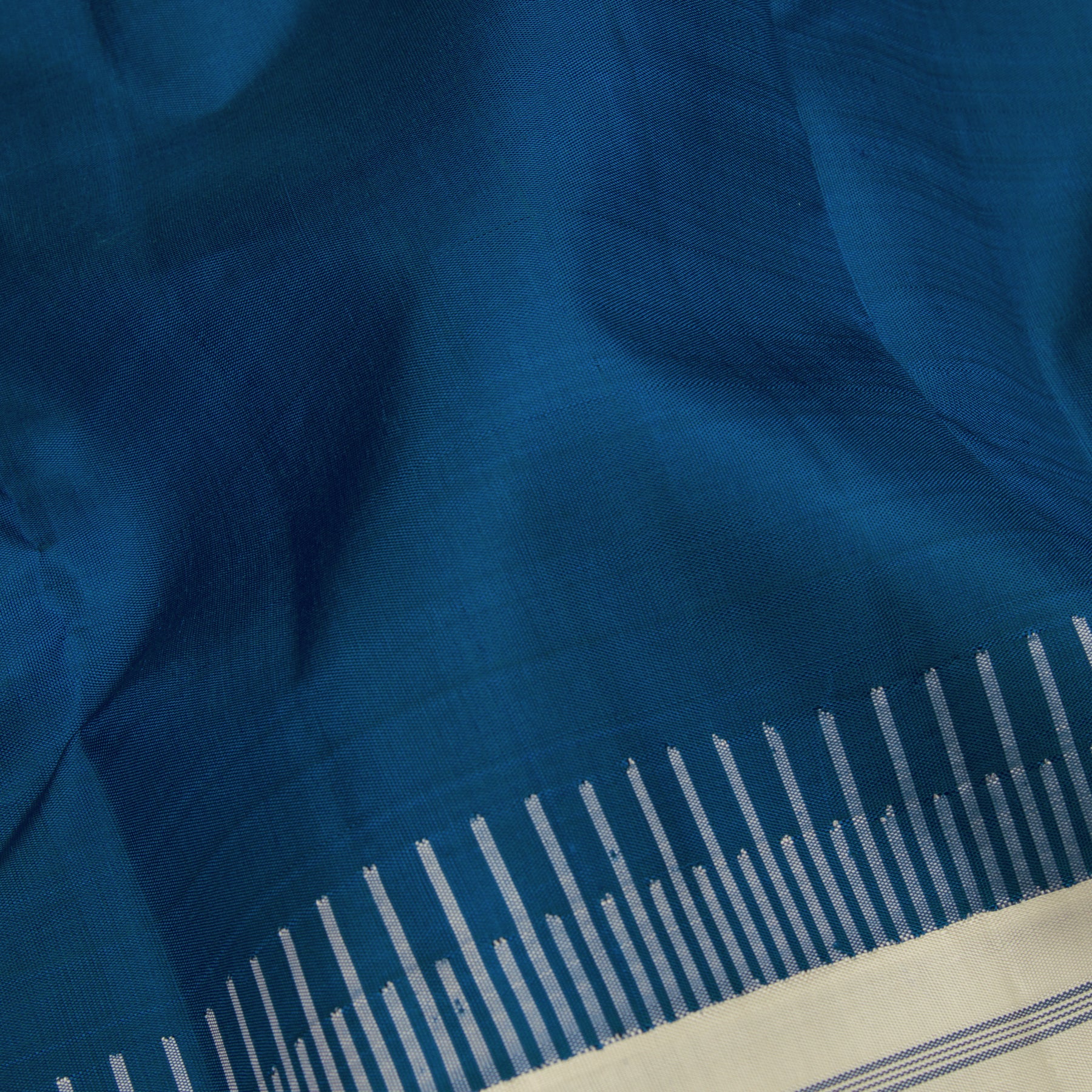 Kanakavalli Kanjivaram Silk Sari 23-599-HS001-03942 - Fabric View