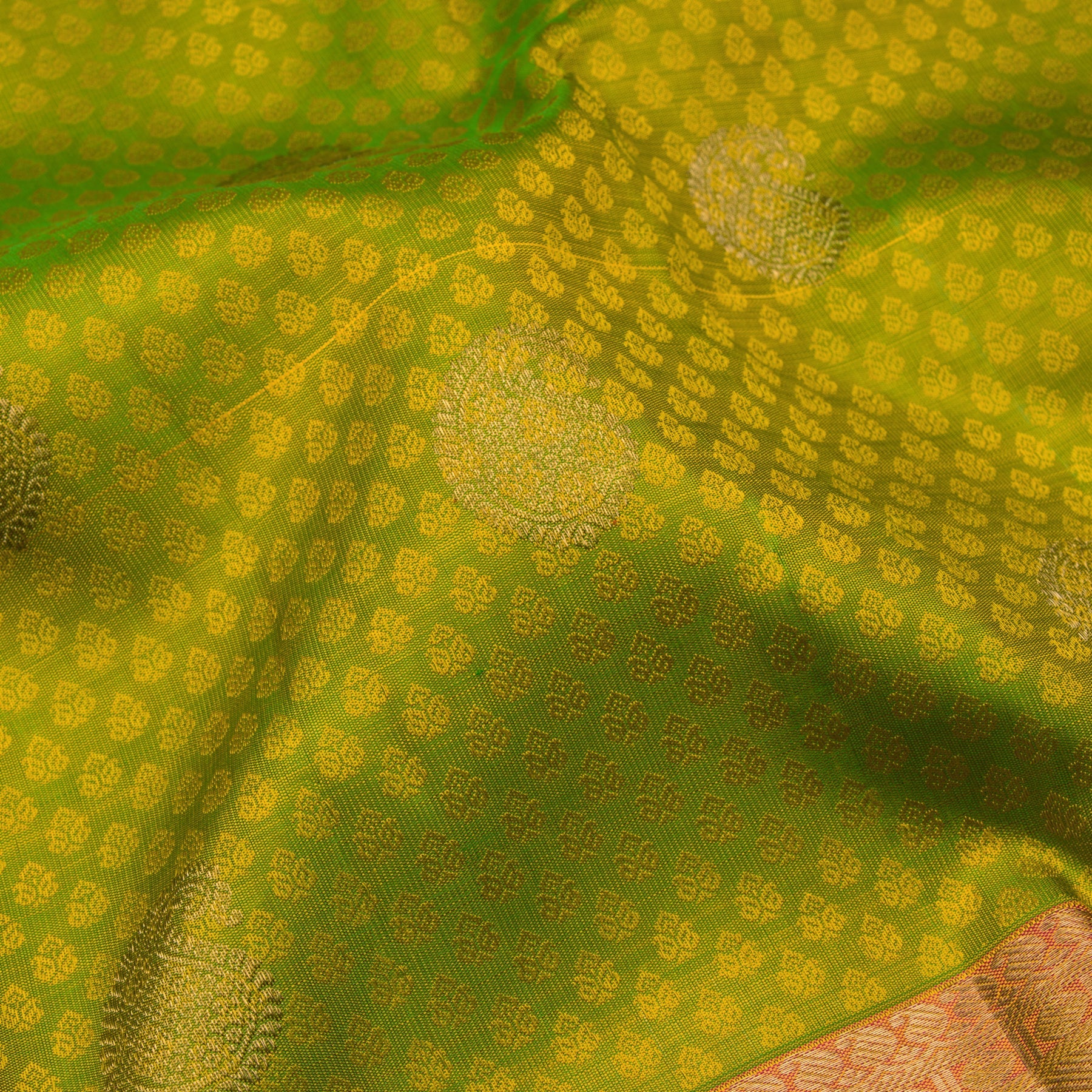 Kanakavalli Kanjivaram Silk Sari 23-599-HS001-04074 - Fabric View