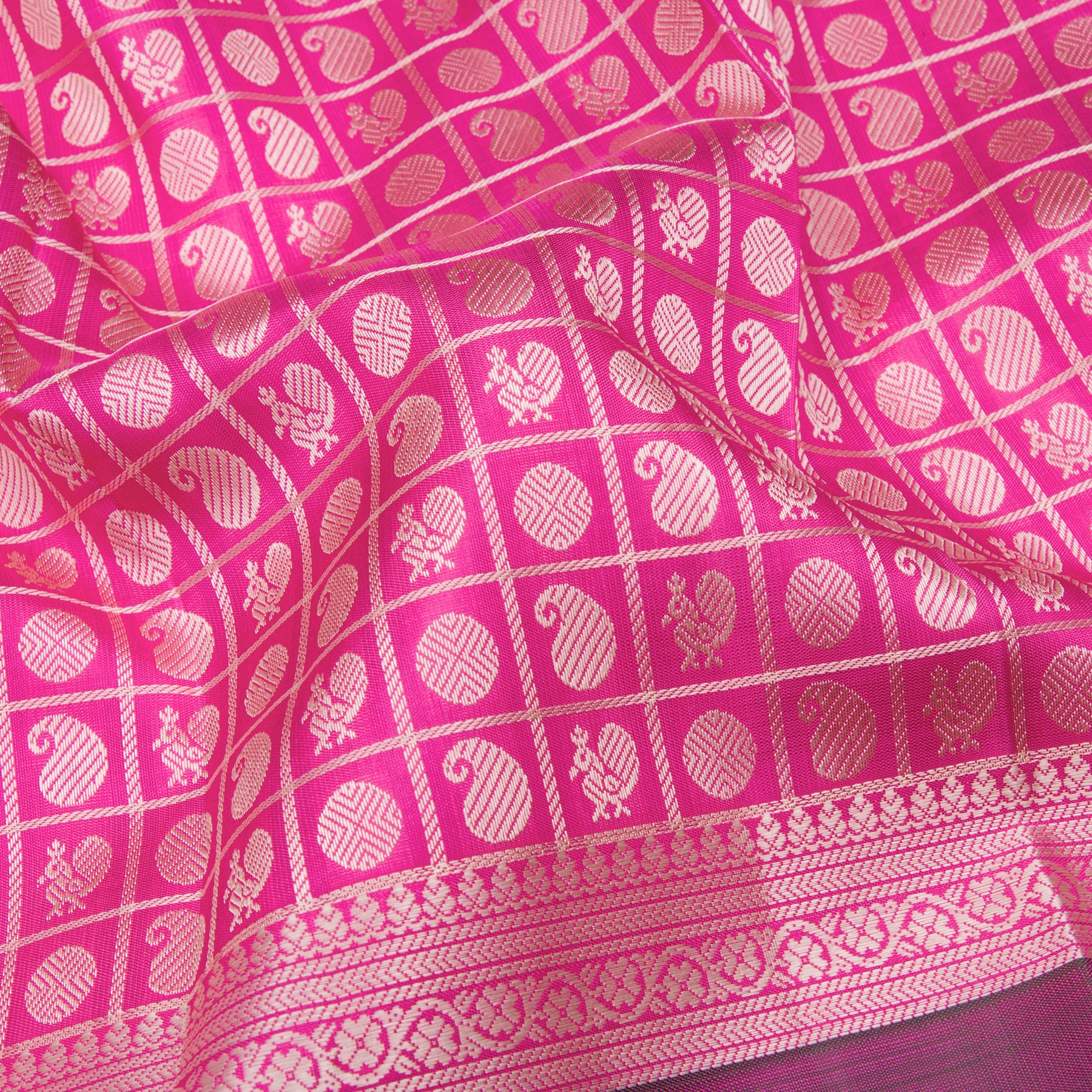 Kanakavalli Kanjivaram Silk Sari 23-599-HS001-04095 - Fabric View