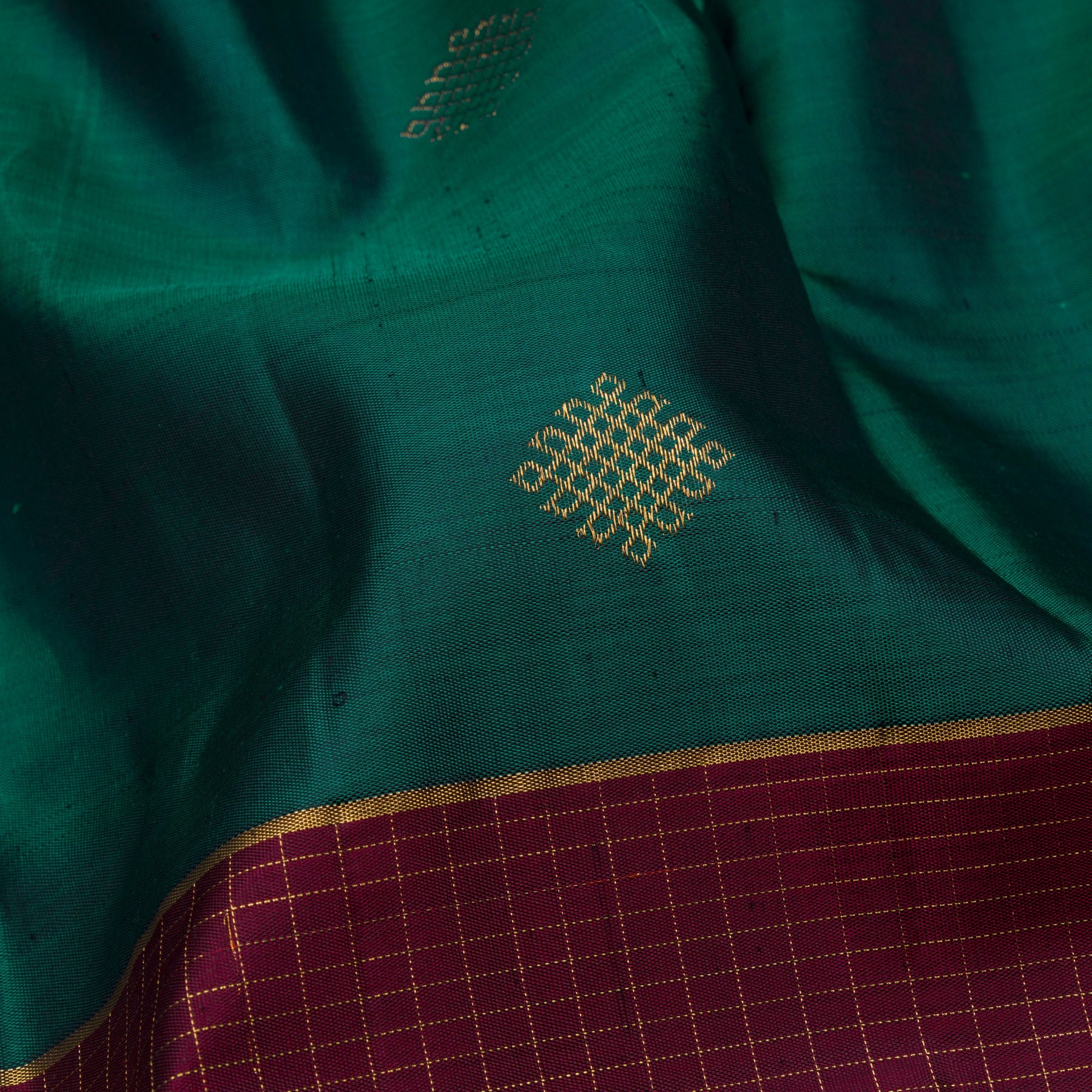 Kanakavalli Kanjivaram Silk Sari 23-599-HS001-11157 - Fabric View