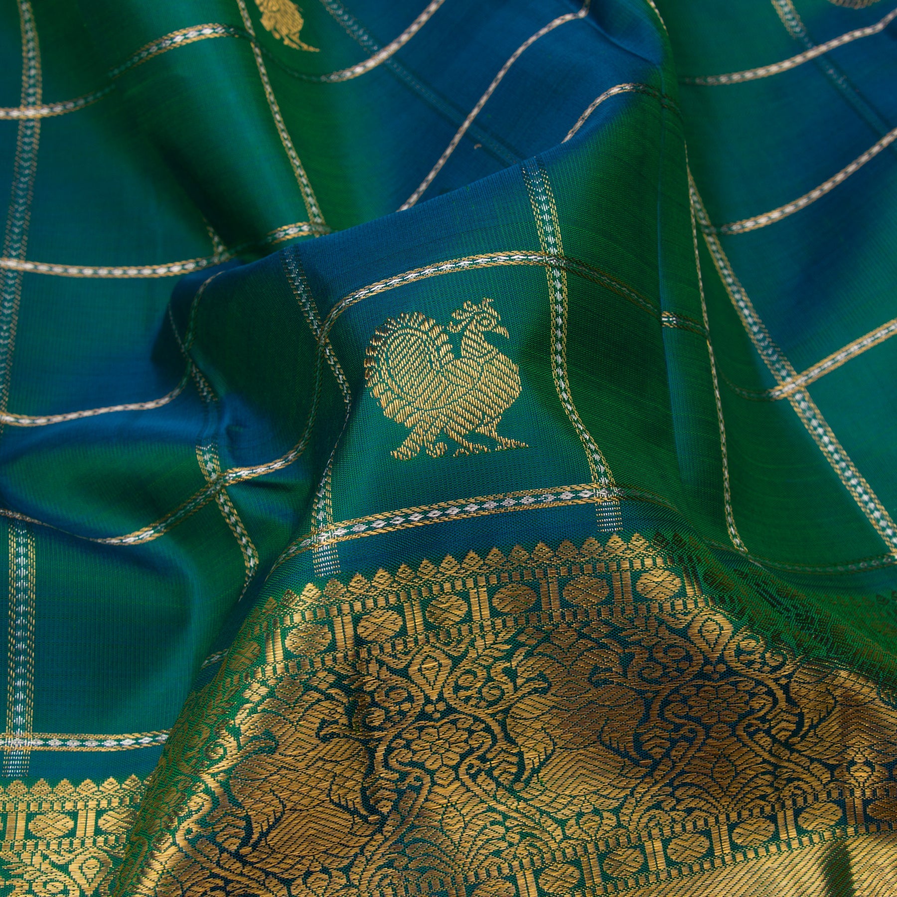 Kanakavalli Kanjivaram Silk Sari 23-599-HS001-11310 - Fabric View
