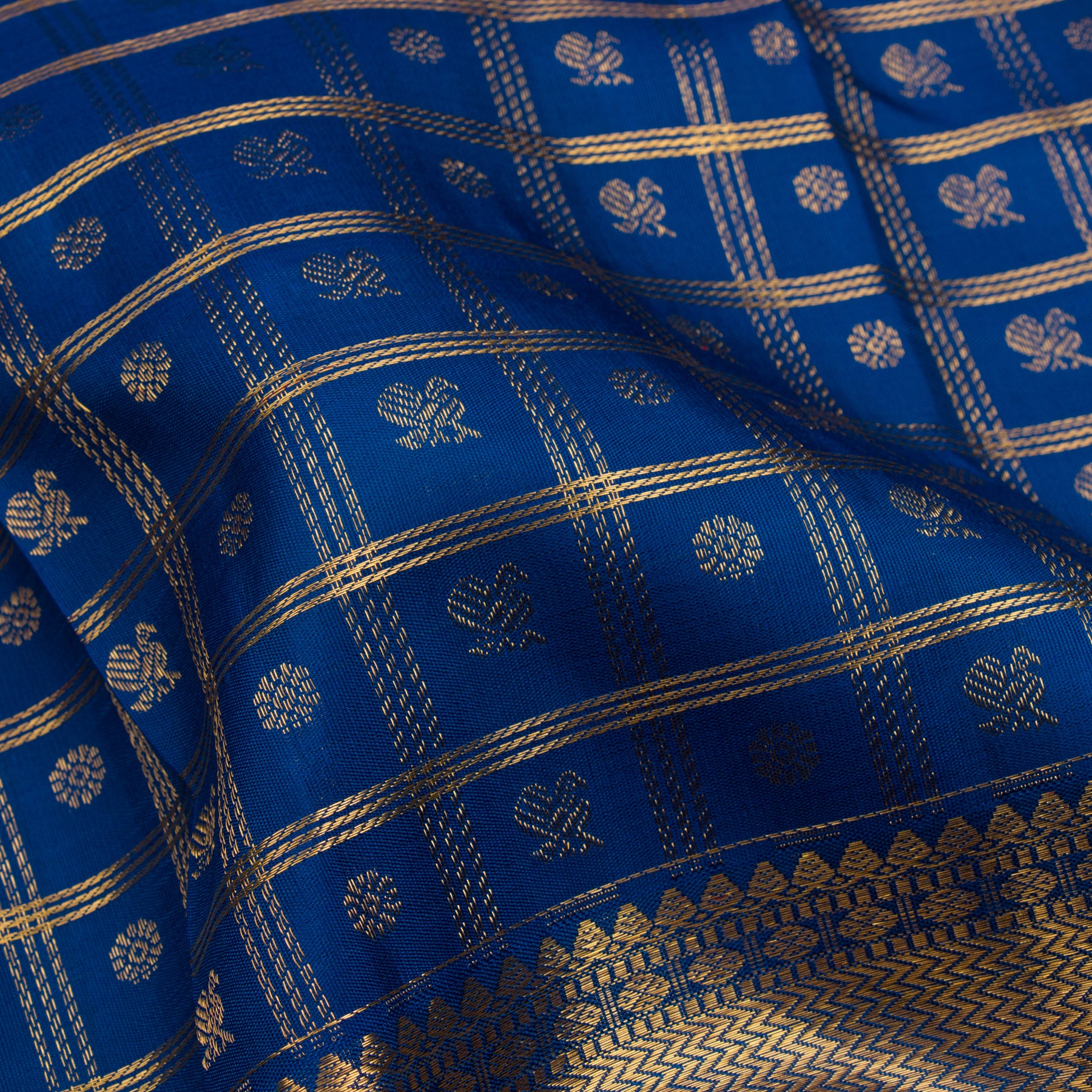 Kanakavalli Kanjivaram Silk Sari 23-611-HS001-04536 - Fabric View