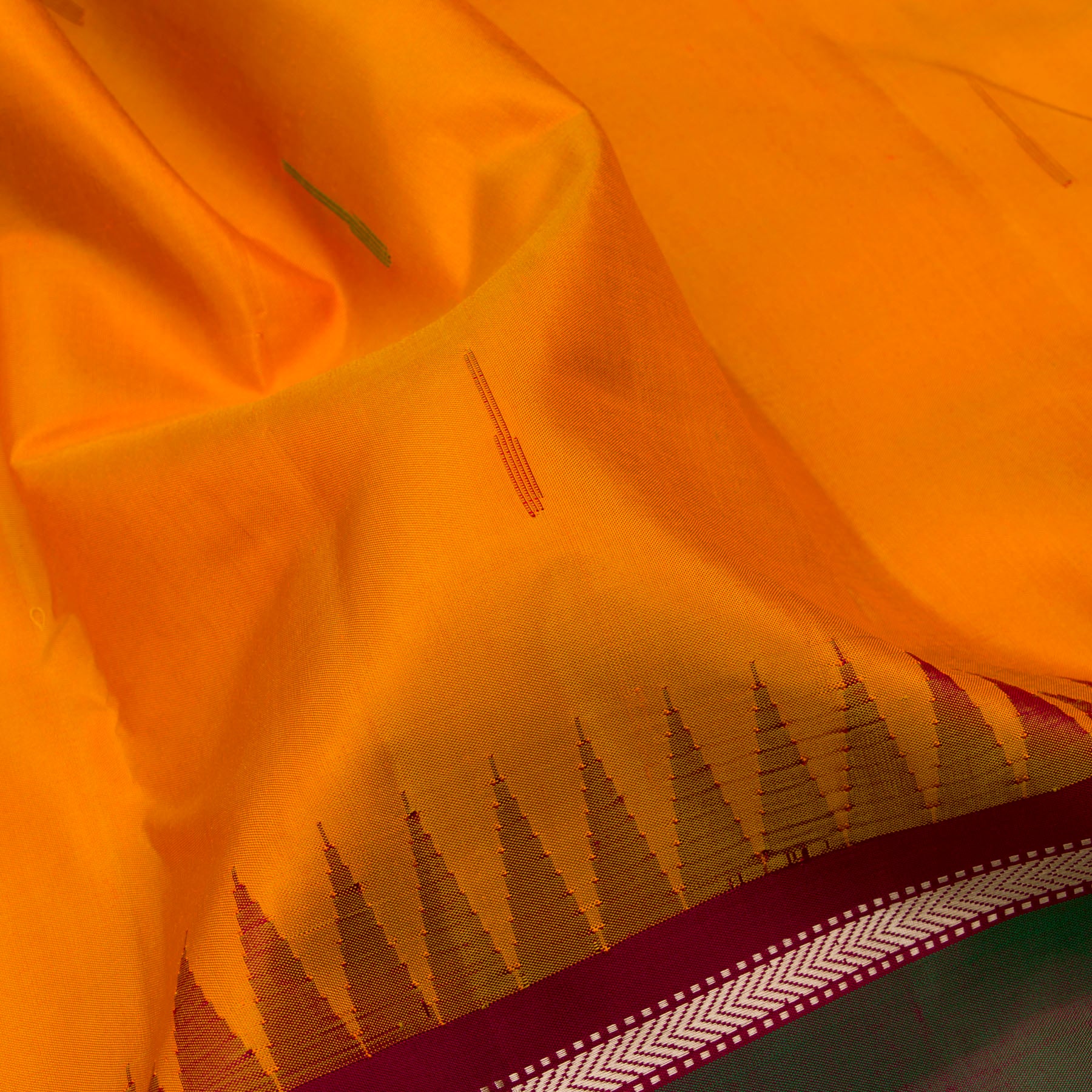 Kanakavalli Kanjivaram Silk Sari 23-613-HS001-07075 - Fabric View