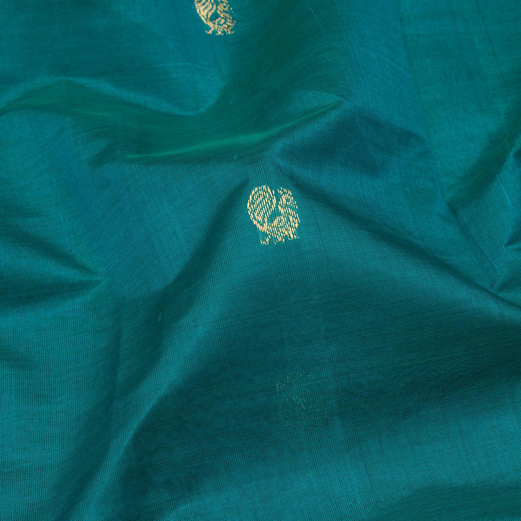 Kanakavalli Silk/Cotton Sari 23-613-HS005-14148 - Fabric View