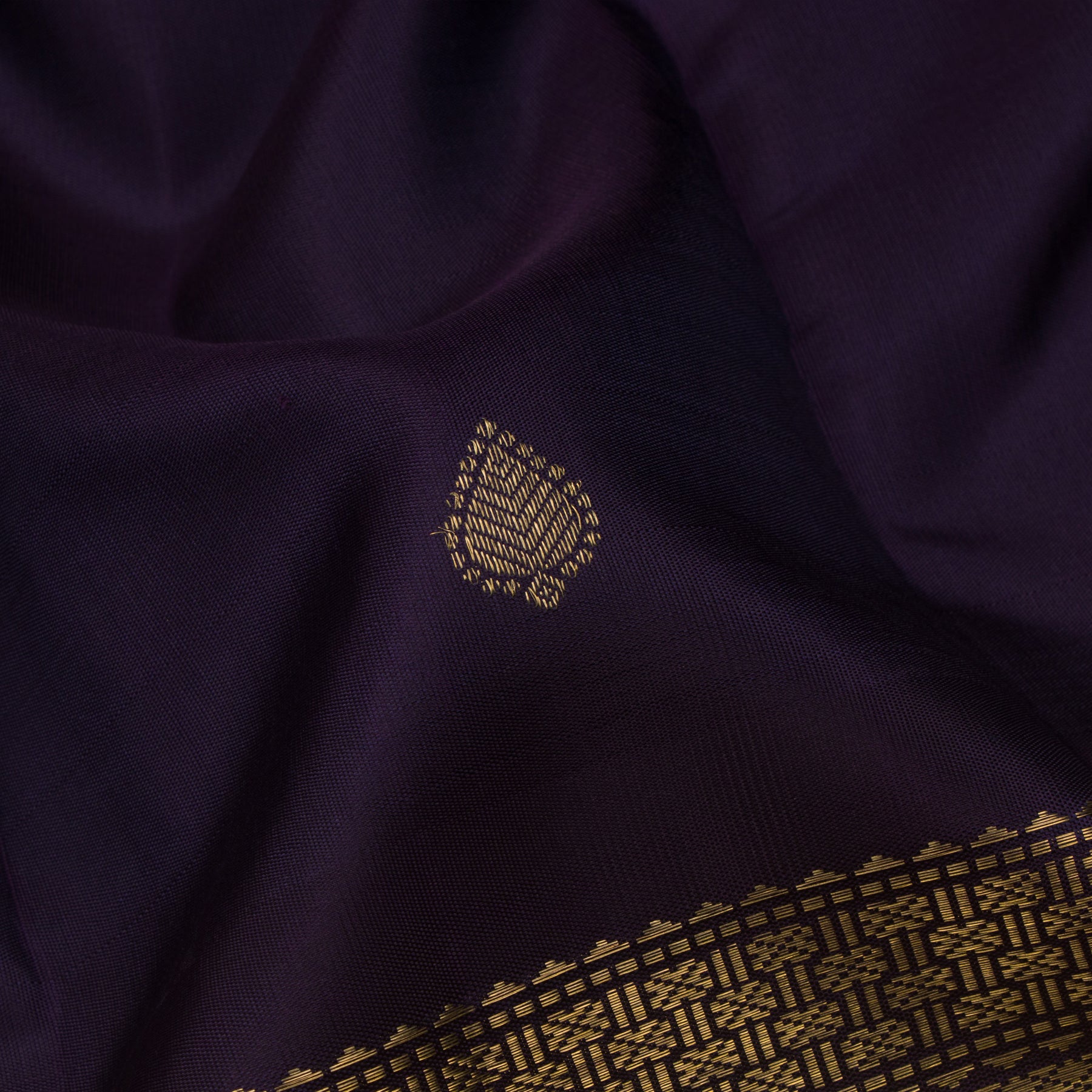 Kanakavalli Kanjivaram Silk Sari 24-040-HS001-01052 - Fabric View